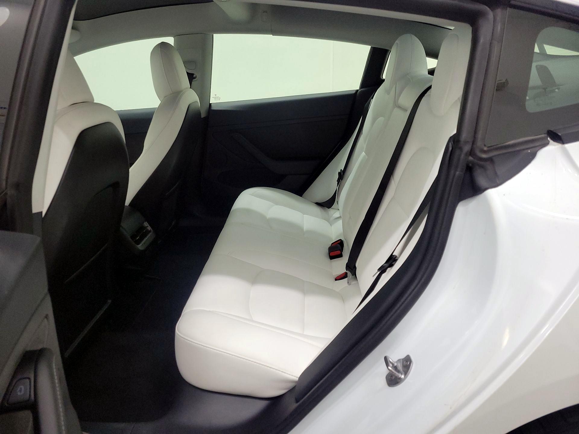 Thumbnail: 2021 Tesla Model 3 - 19