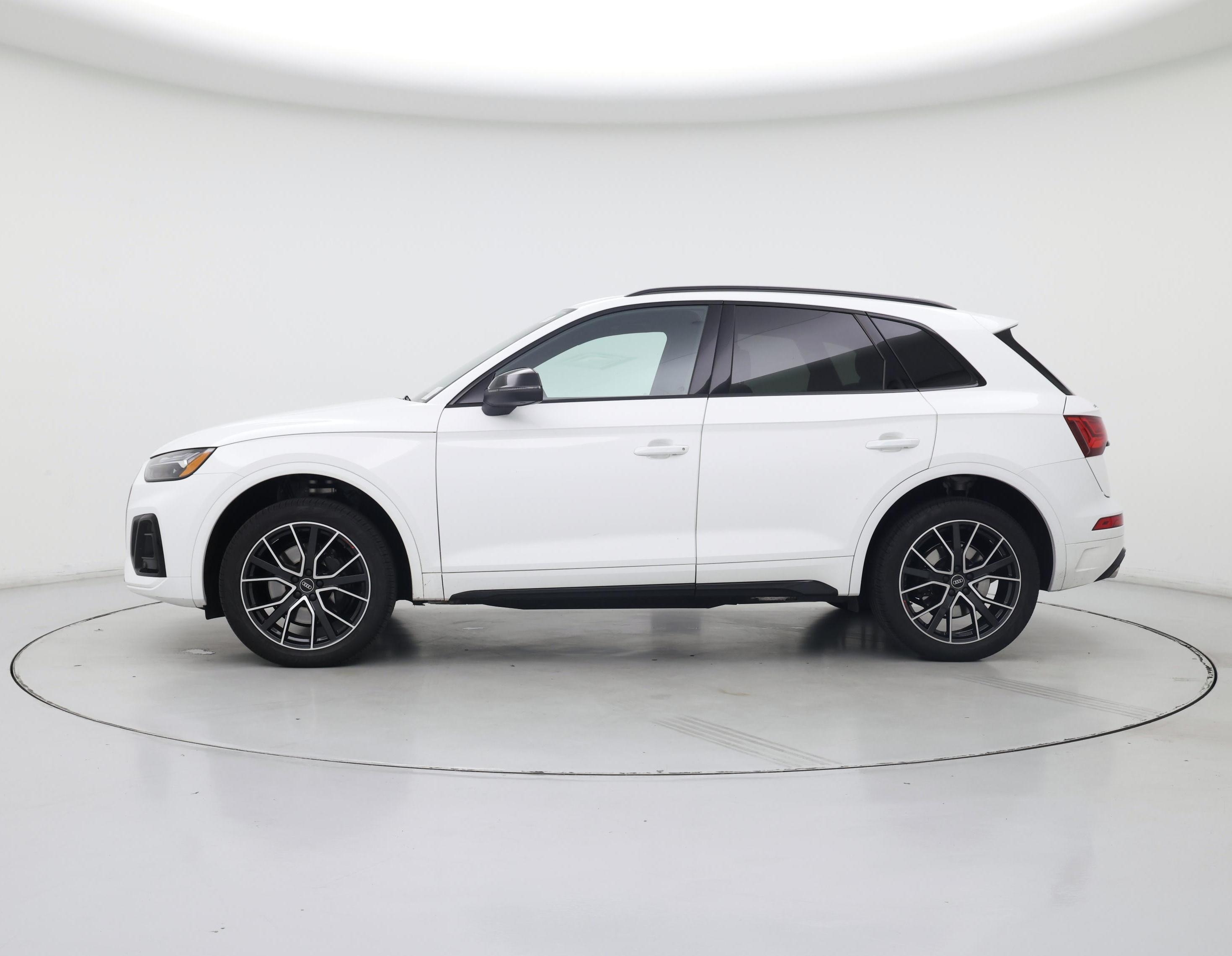 Thumbnail: 2023 Audi SQ5 - 3