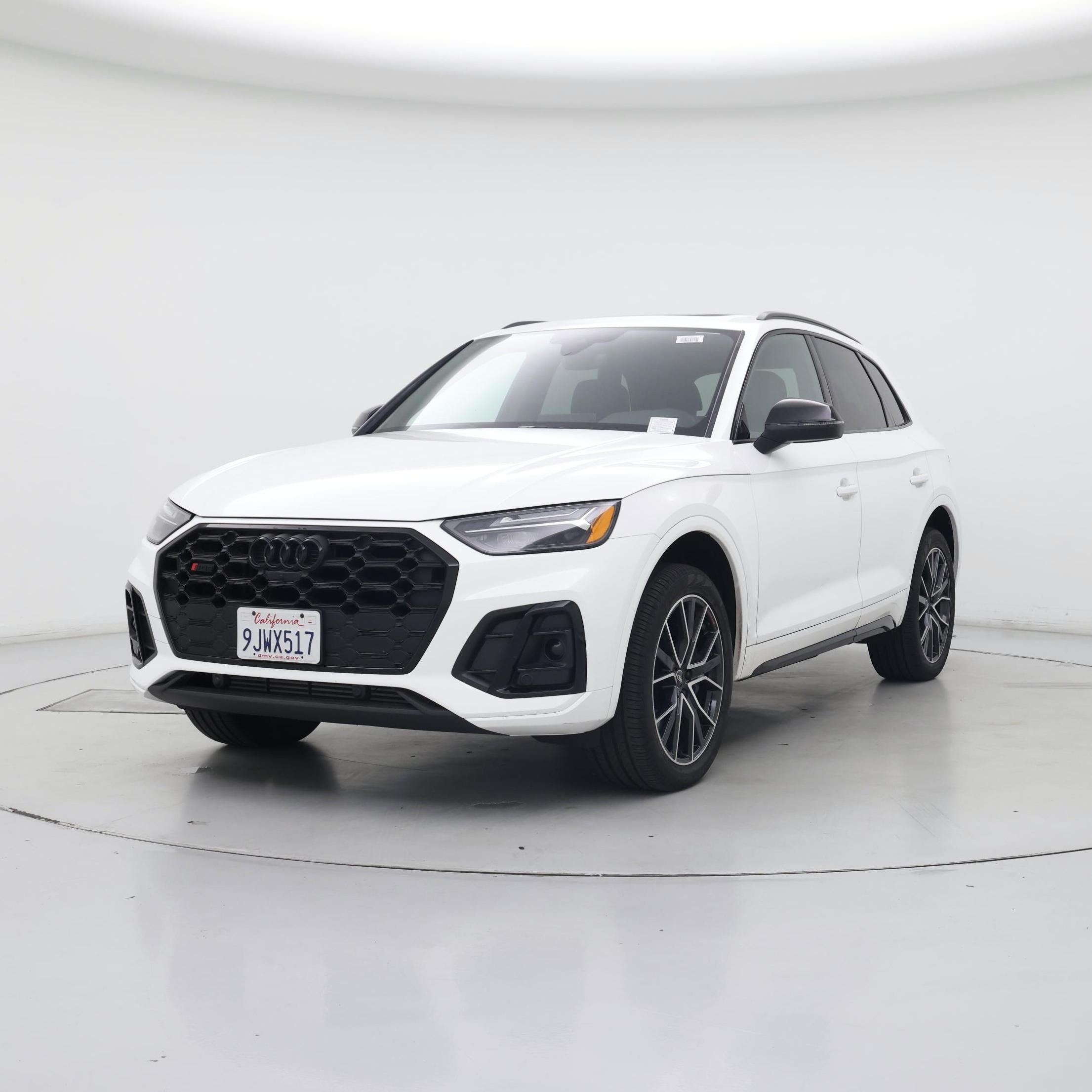 Thumbnail: 2023 Audi SQ5 - 4