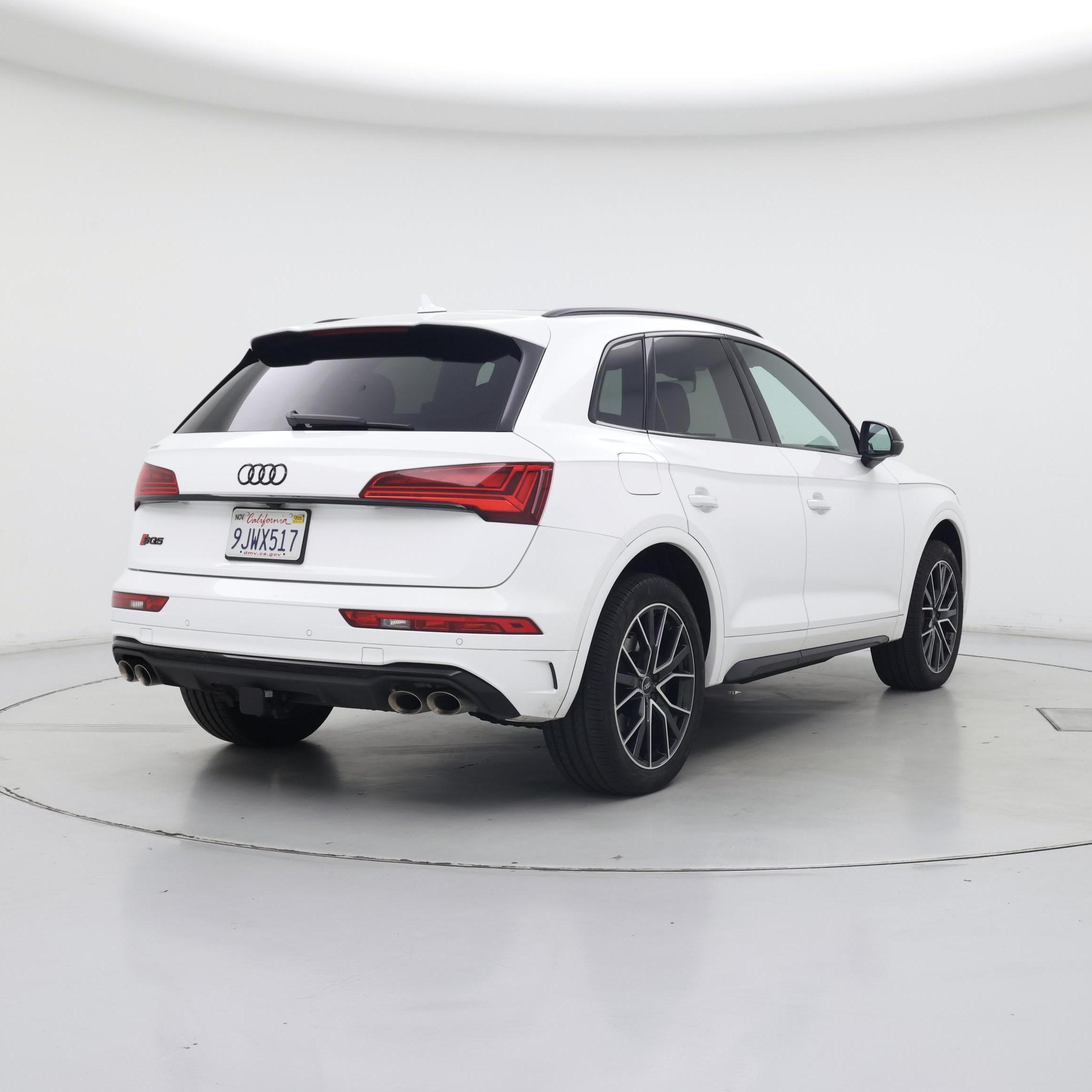 Thumbnail: 2023 Audi SQ5 - 8