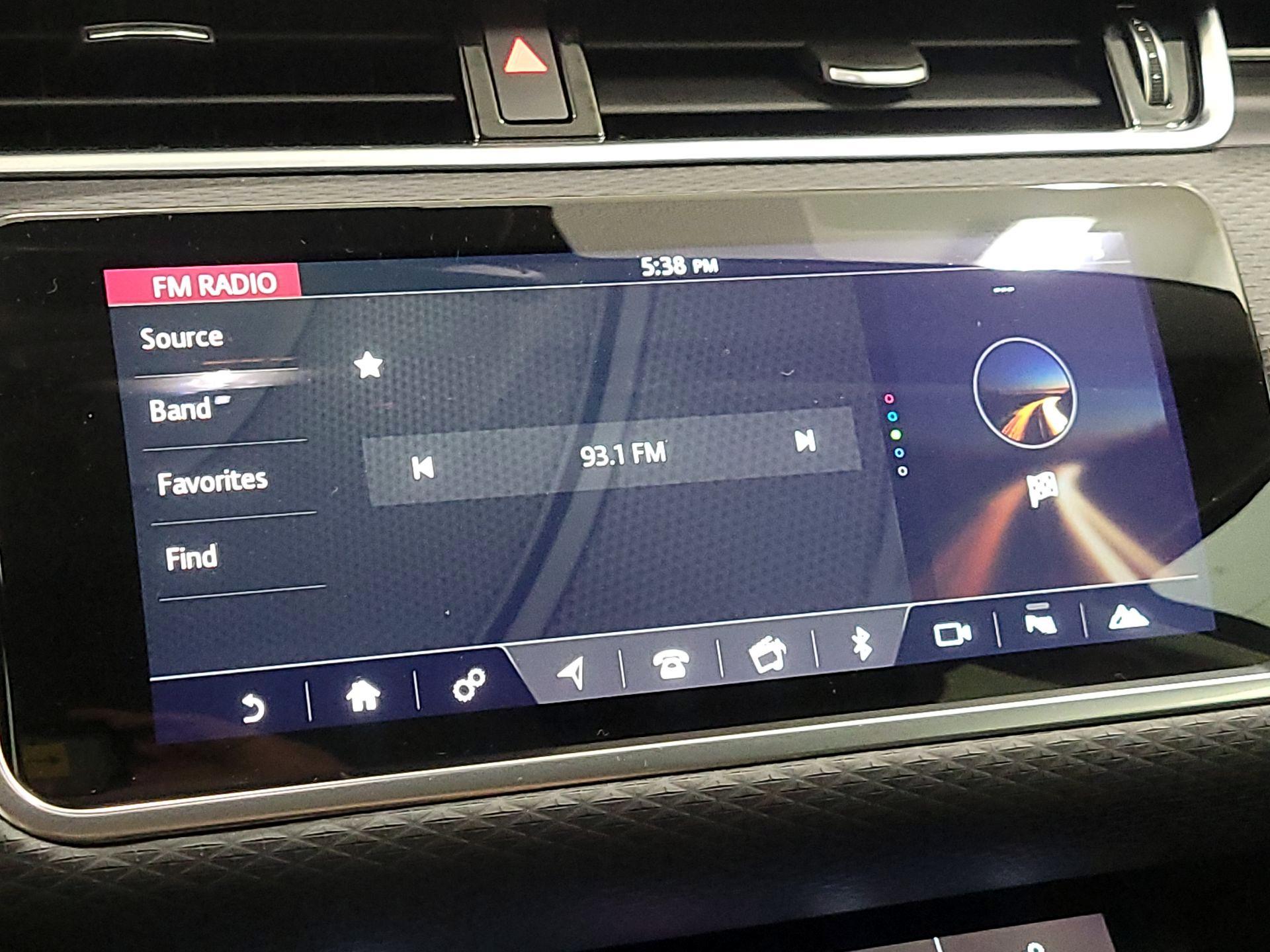 Thumbnail: 2020 Land Rover Range Rover Evoque - 15