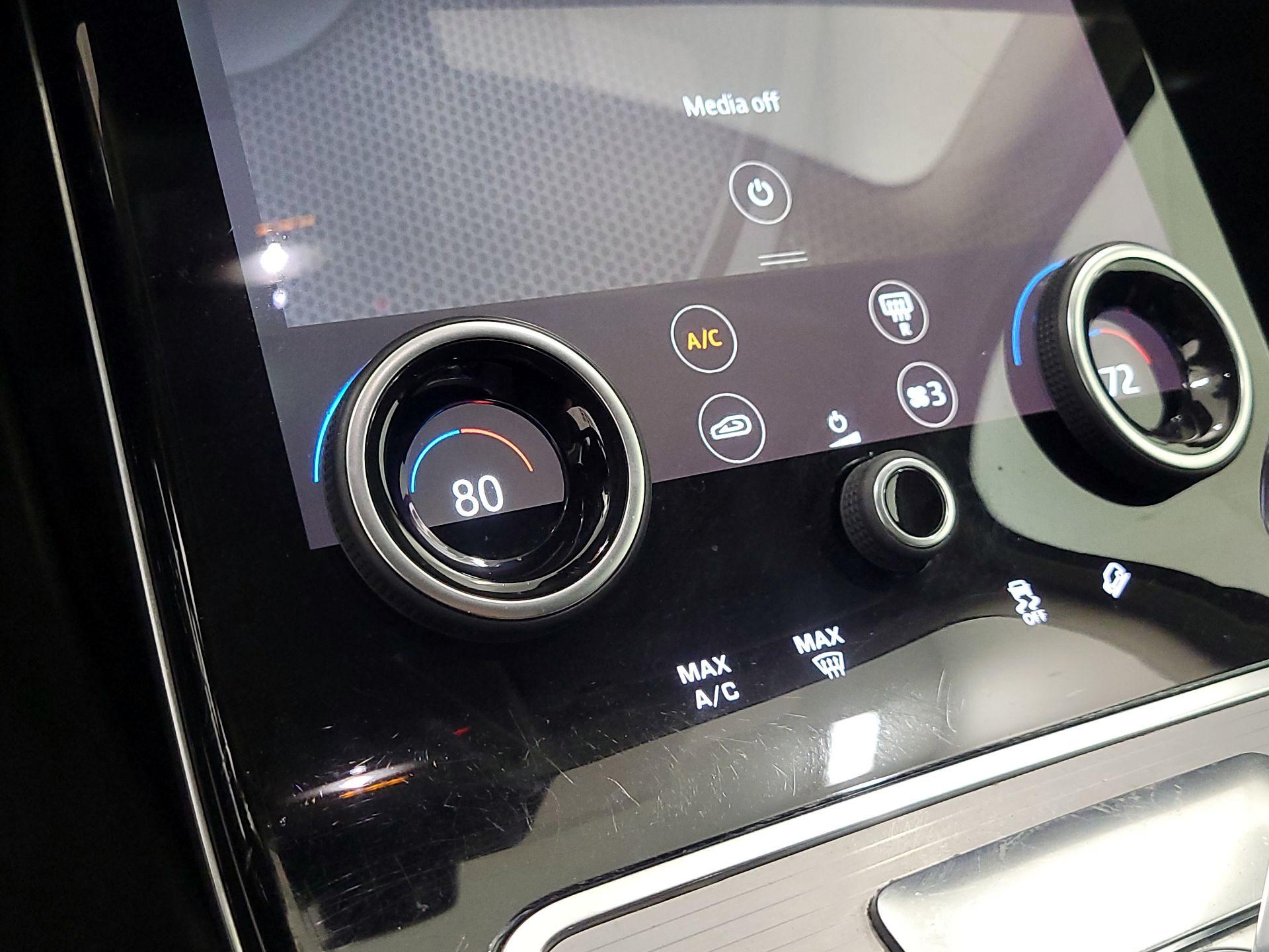 Thumbnail: 2020 Land Rover Range Rover Evoque - 16