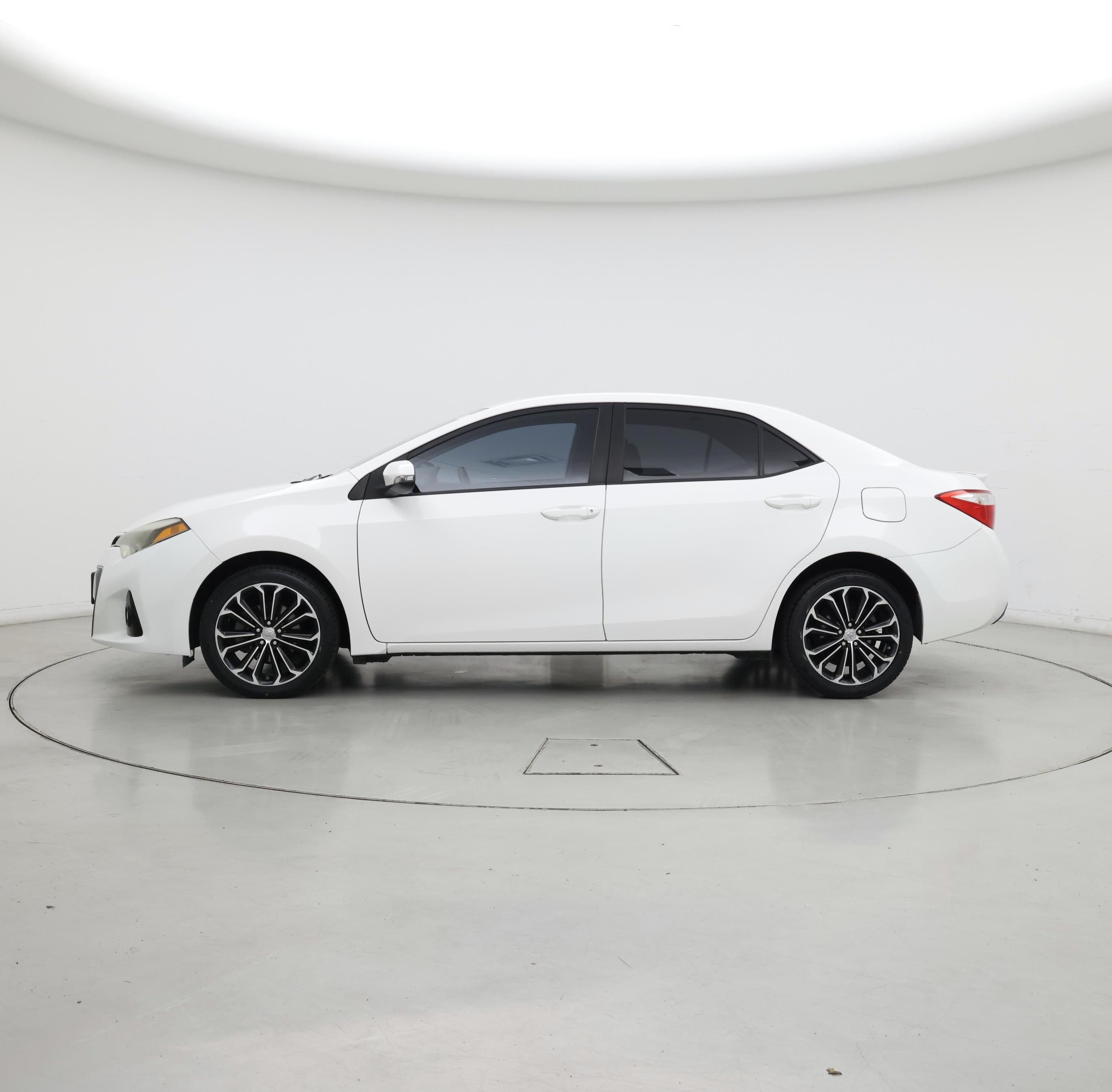 Thumbnail: 2015 Toyota Corolla - 3