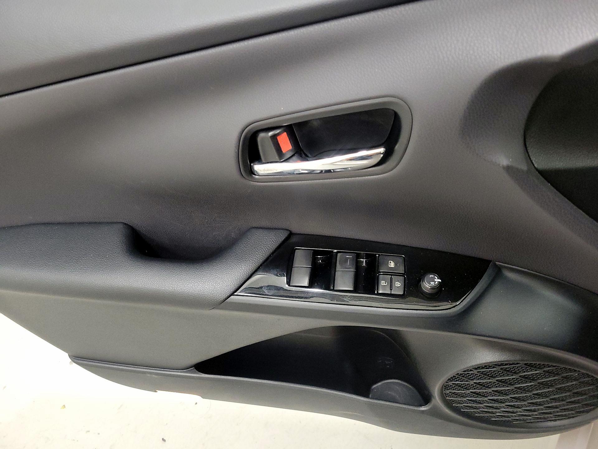 Thumbnail: 2021 Toyota Prius Prime - 12