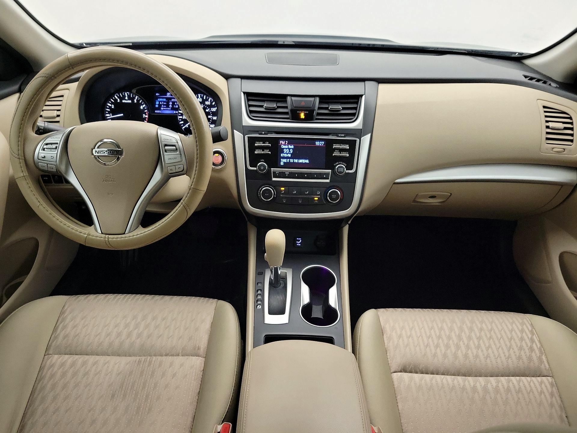 Thumbnail: 2017 Nissan Altima - 9