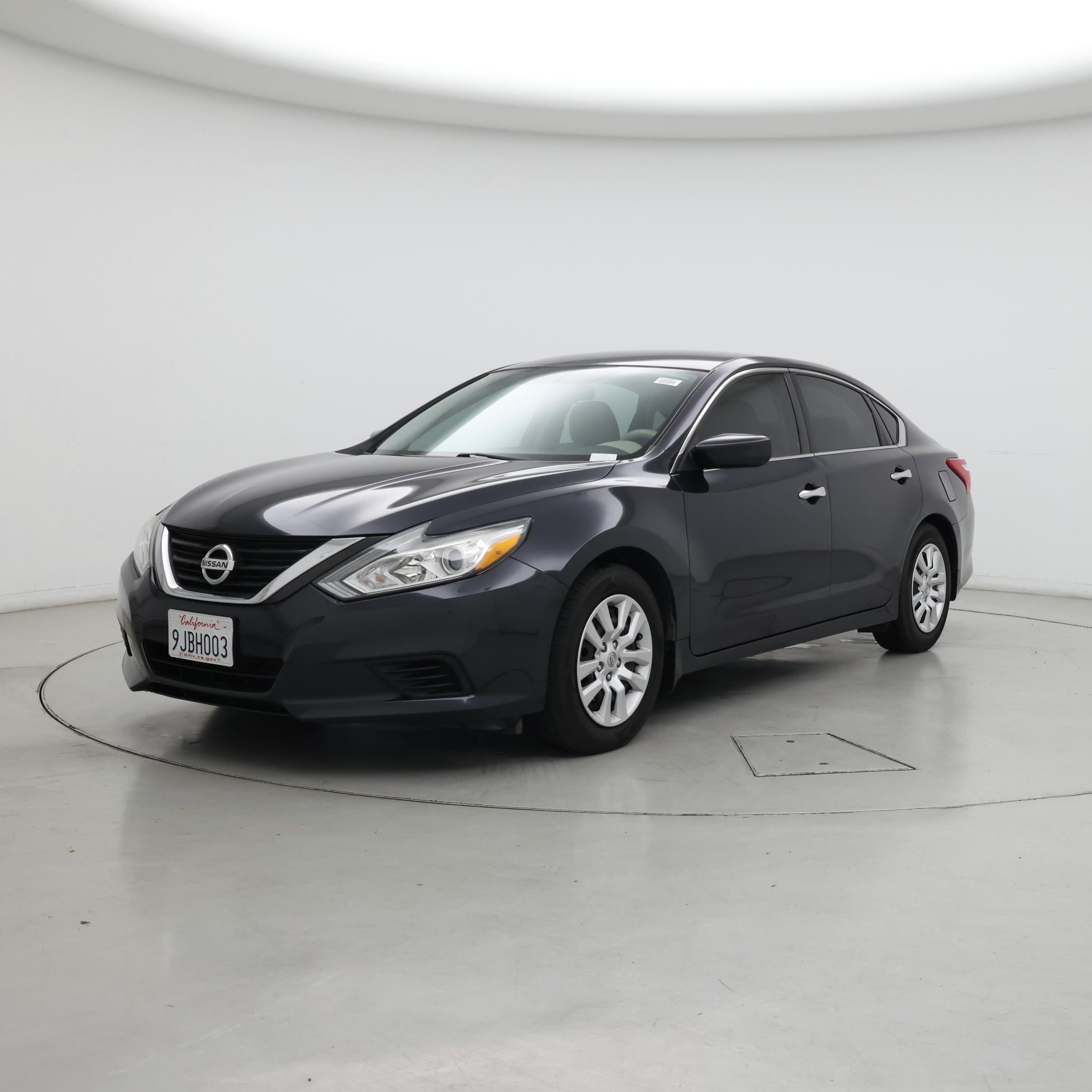 Thumbnail: 2017 Nissan Altima - 4
