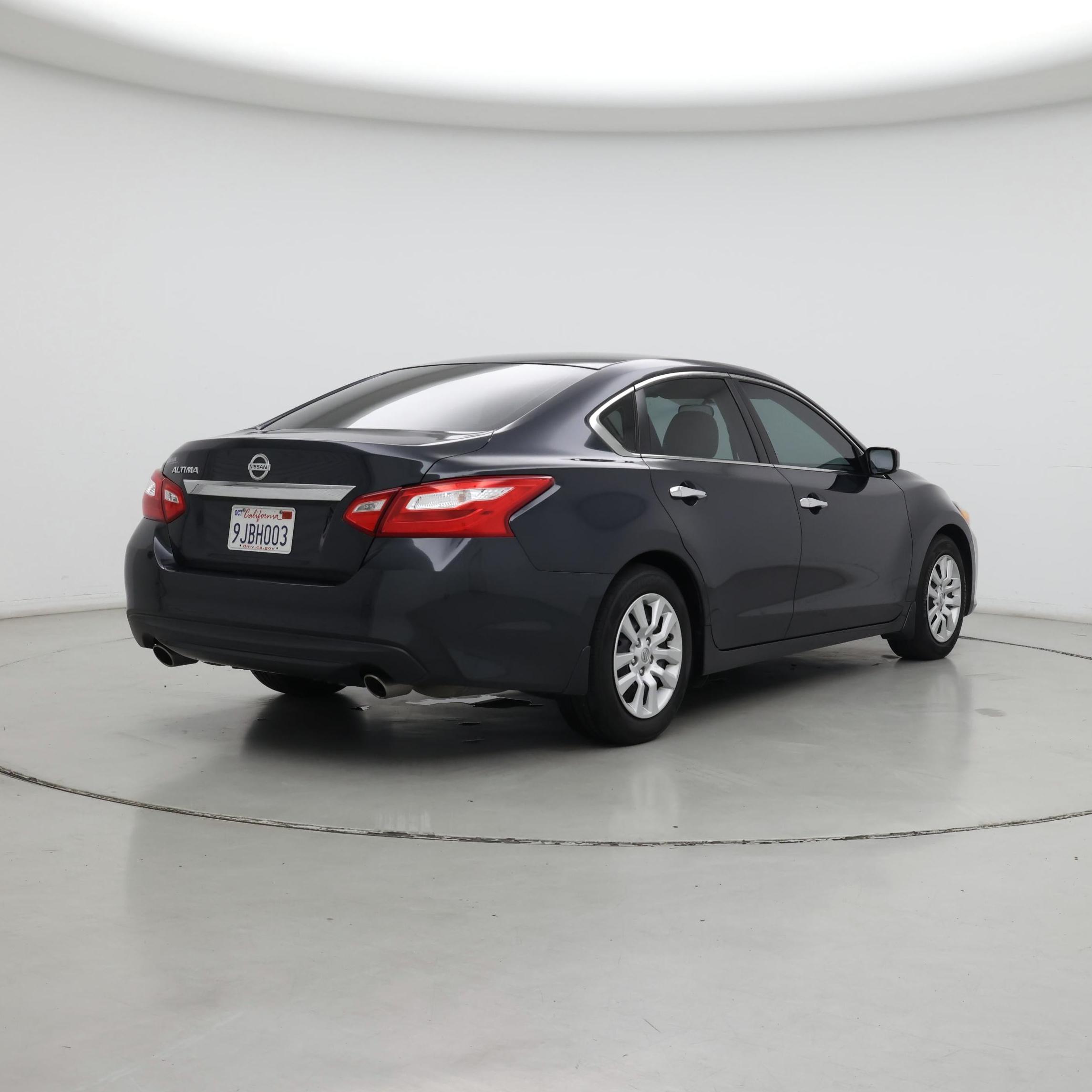 Thumbnail: 2017 Nissan Altima - 8