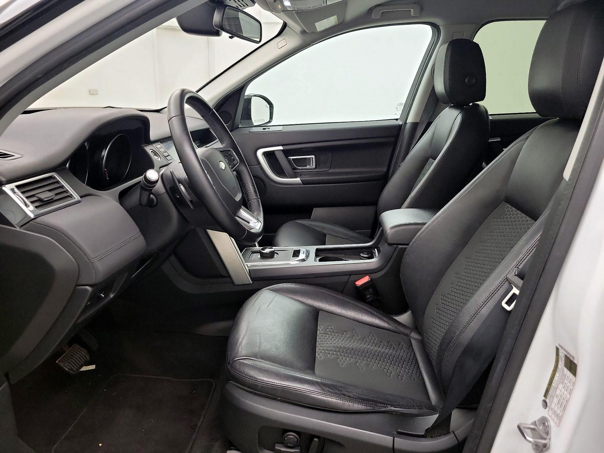 Thumbnail: 2018 Land Rover Discovery Sport - 11