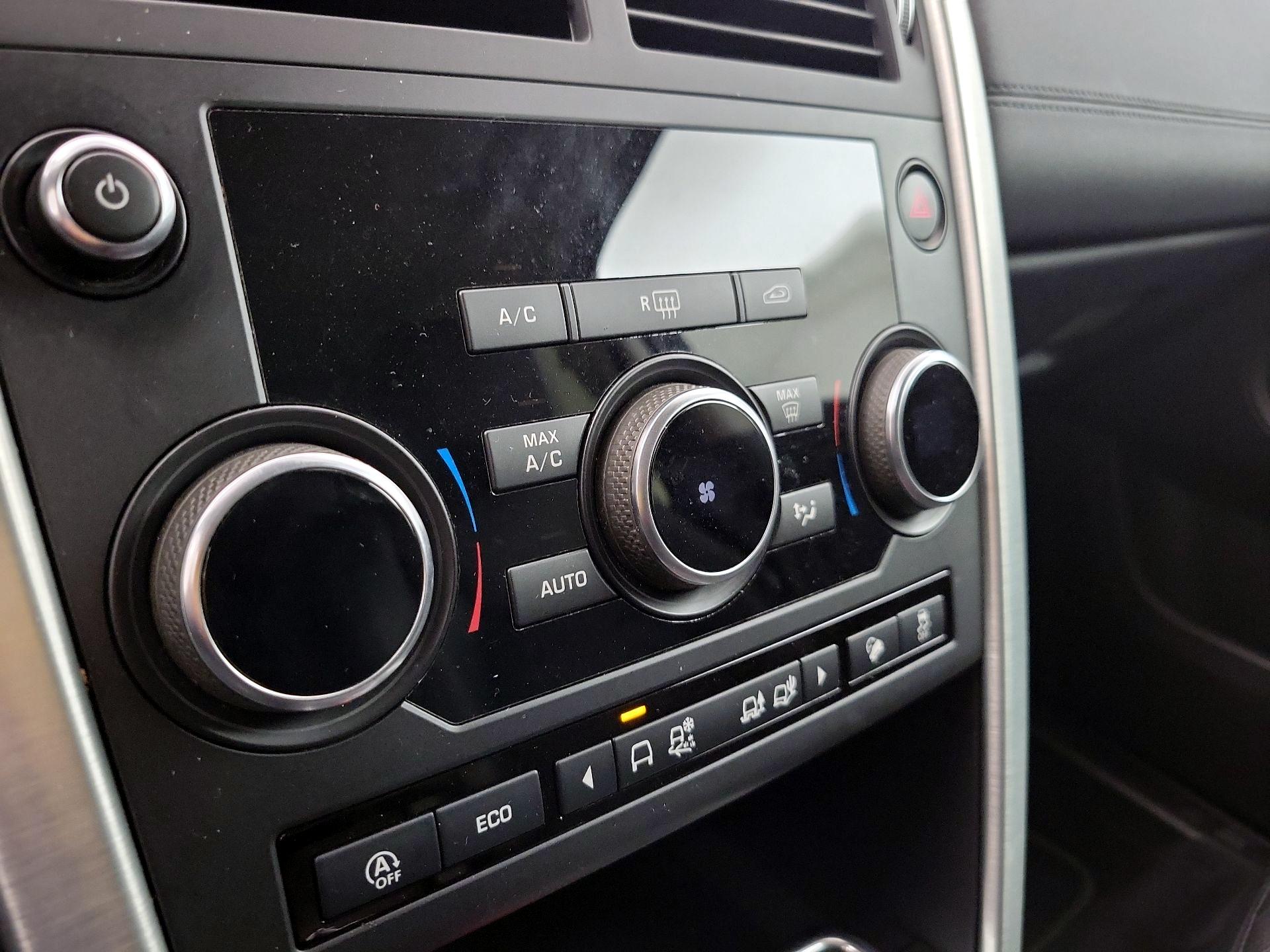 Thumbnail: 2018 Land Rover Discovery Sport - 17