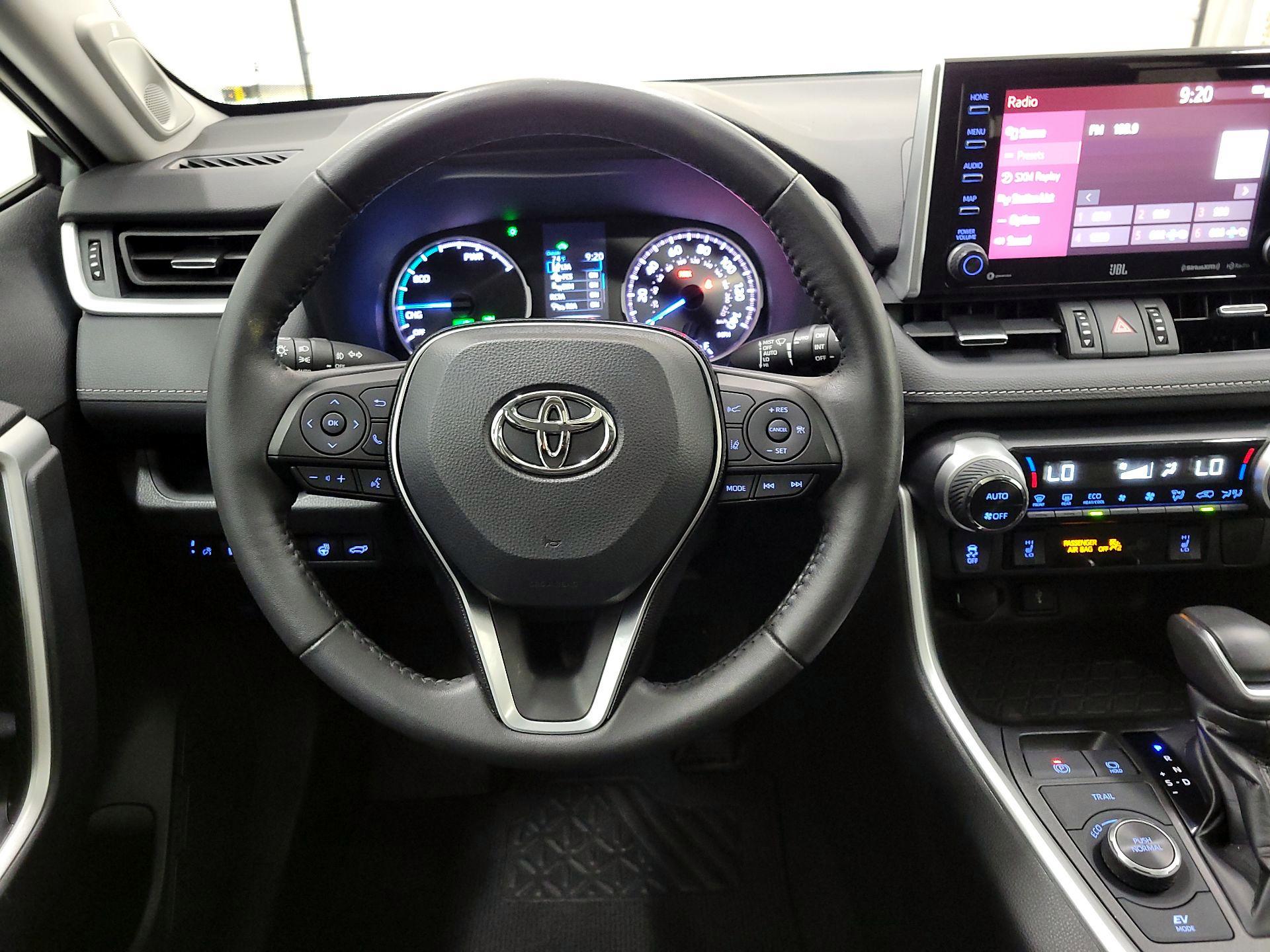 Thumbnail: 2021 Toyota RAV4 - 10