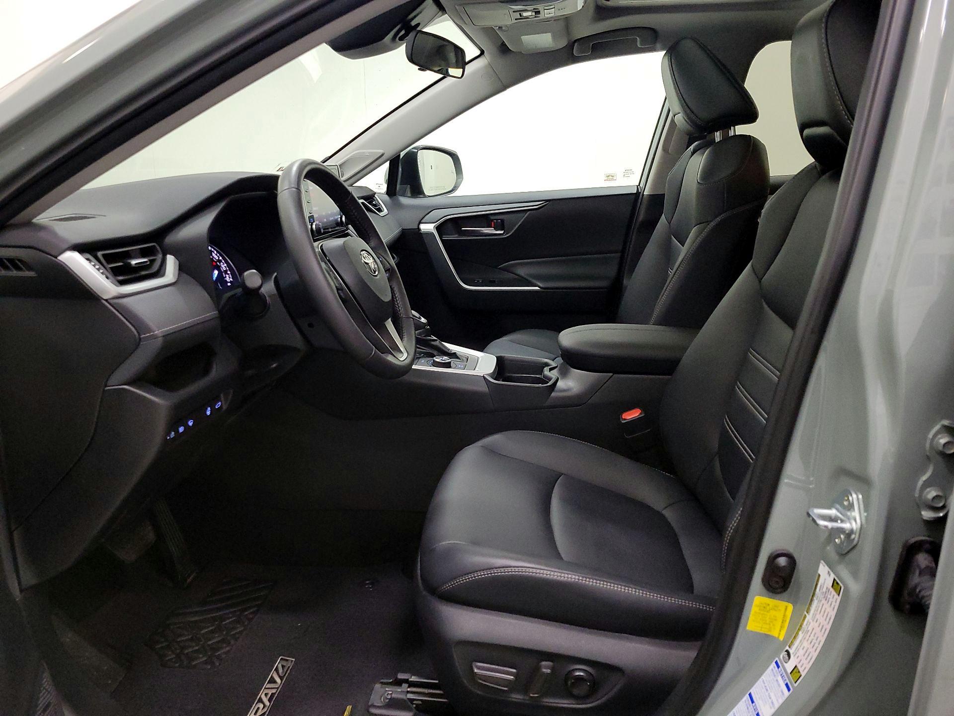 Thumbnail: 2021 Toyota RAV4 - 11