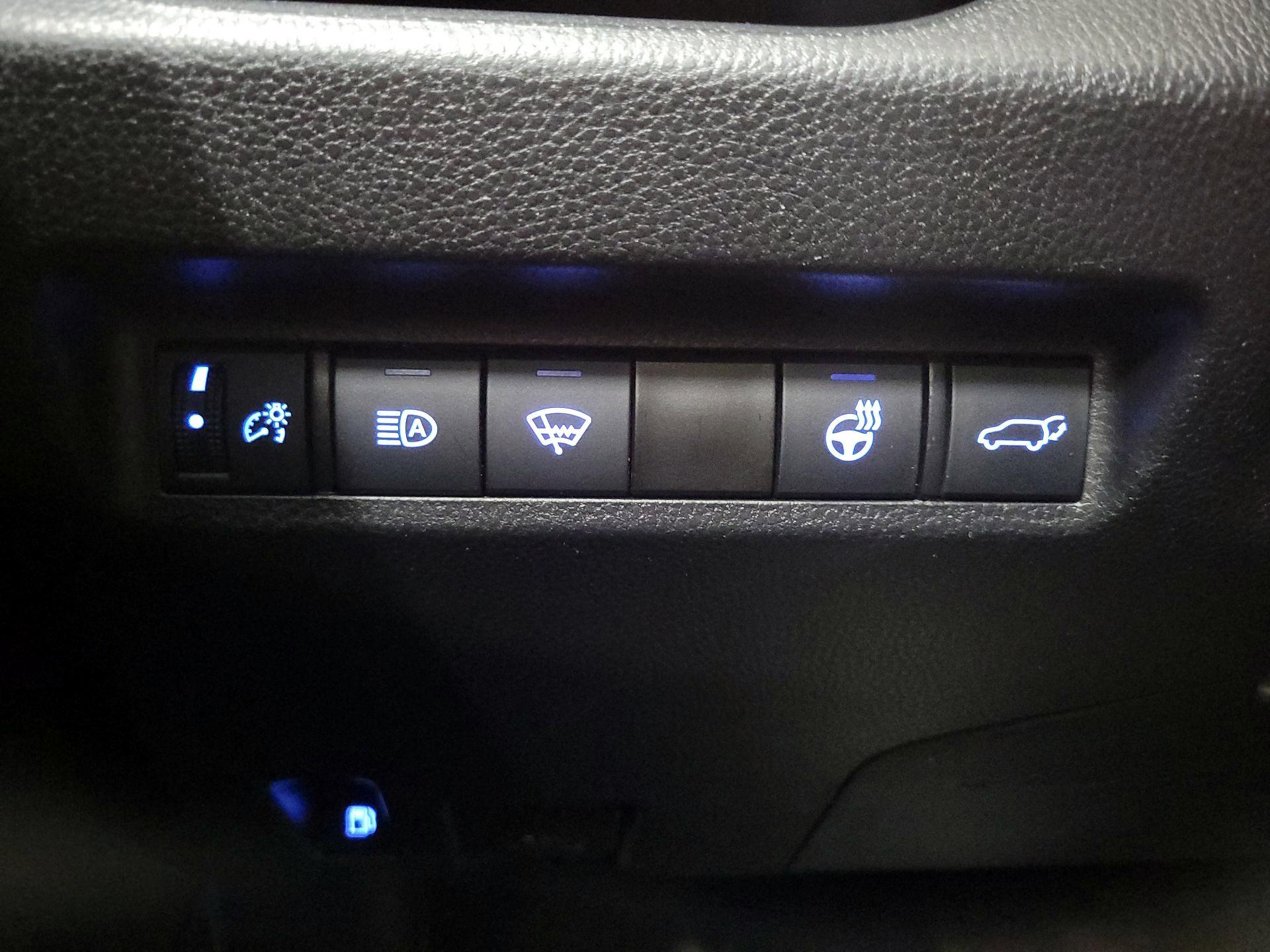 Thumbnail: 2021 Toyota RAV4 - 13