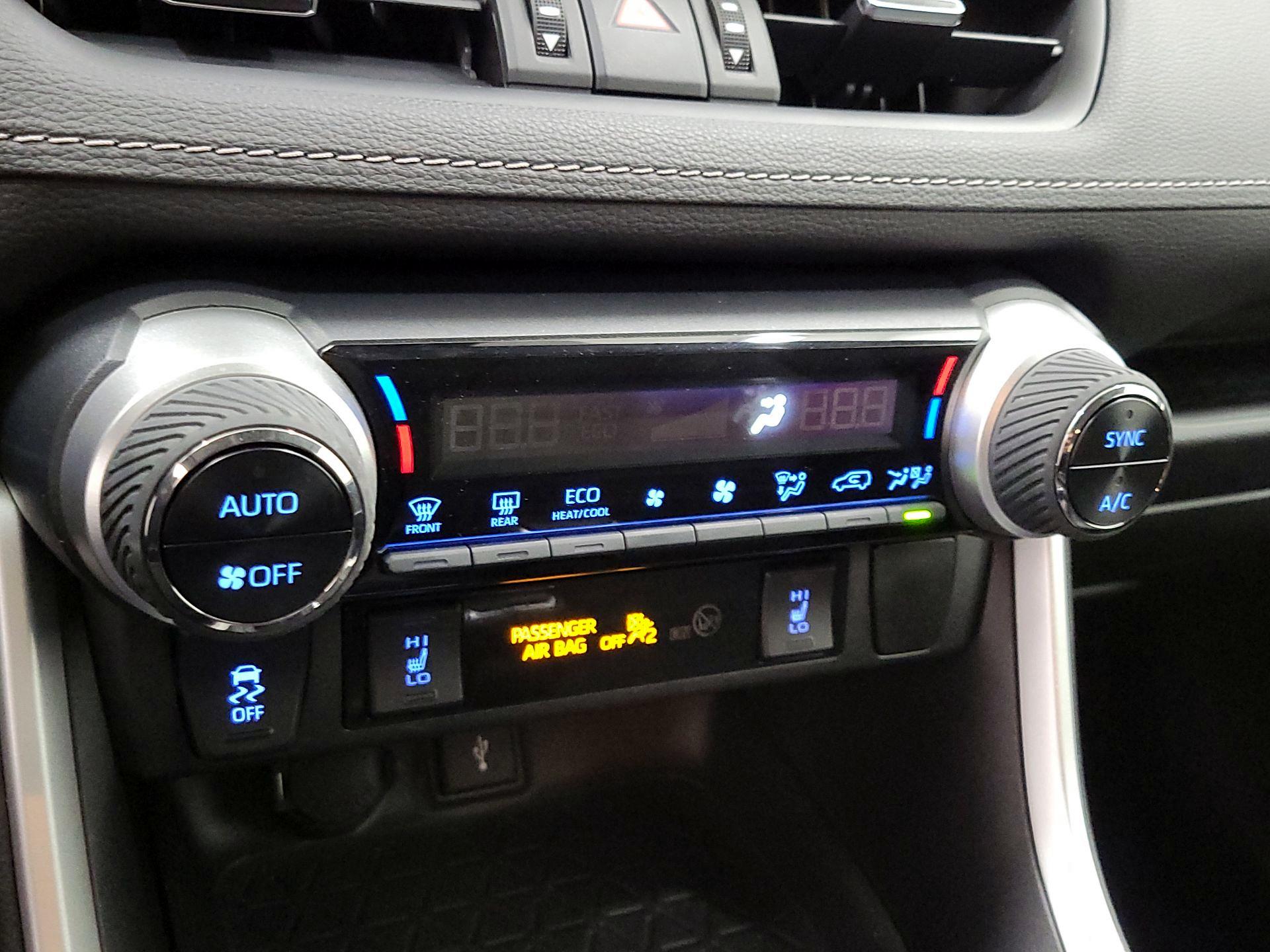 Thumbnail: 2021 Toyota RAV4 - 16