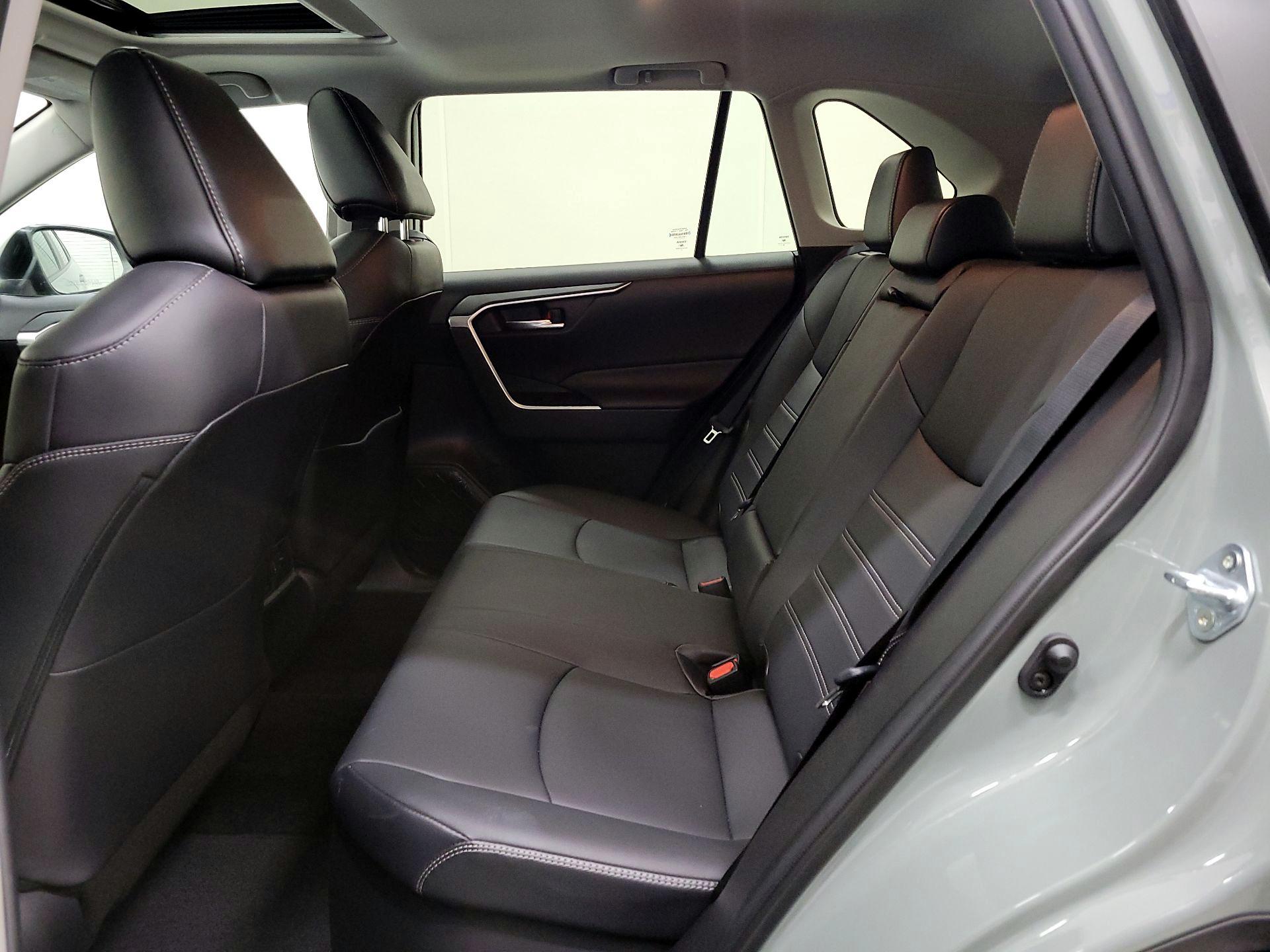 Thumbnail: 2021 Toyota RAV4 - 20