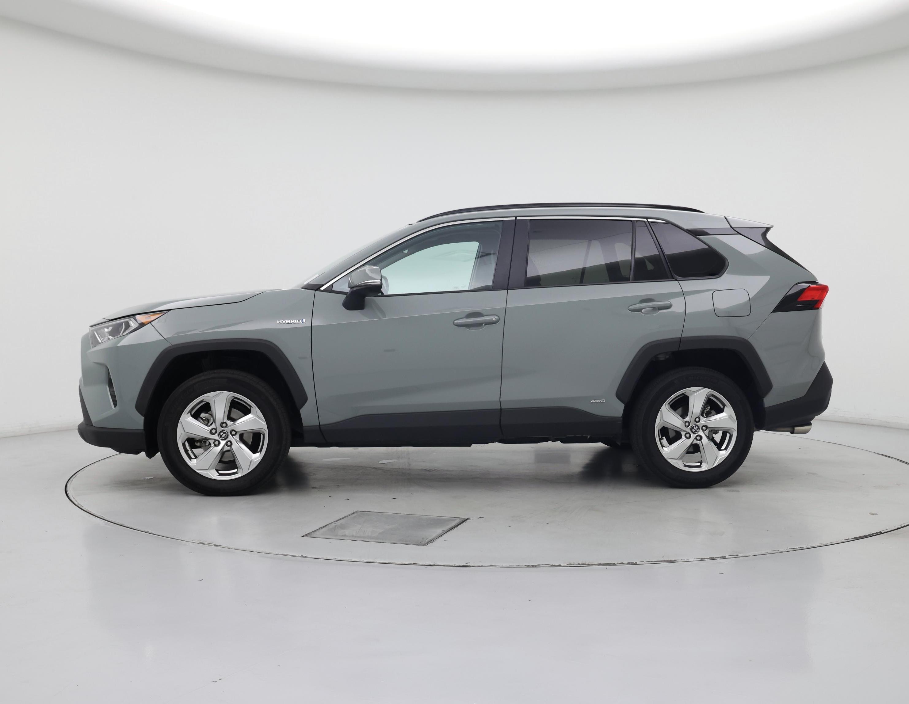 Thumbnail: 2021 Toyota RAV4 - 3