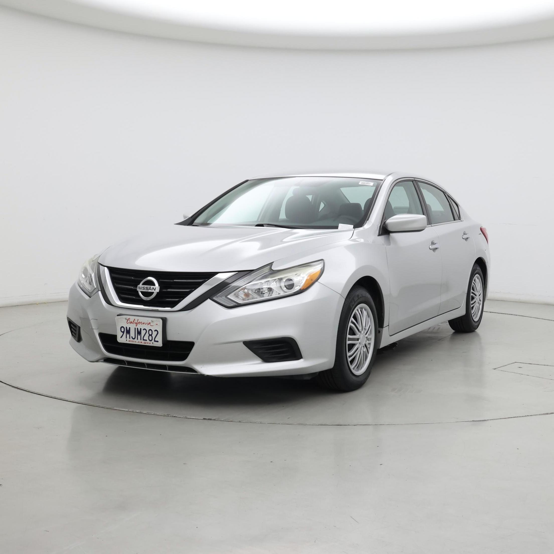 Thumbnail: 2017 Nissan Altima - 4