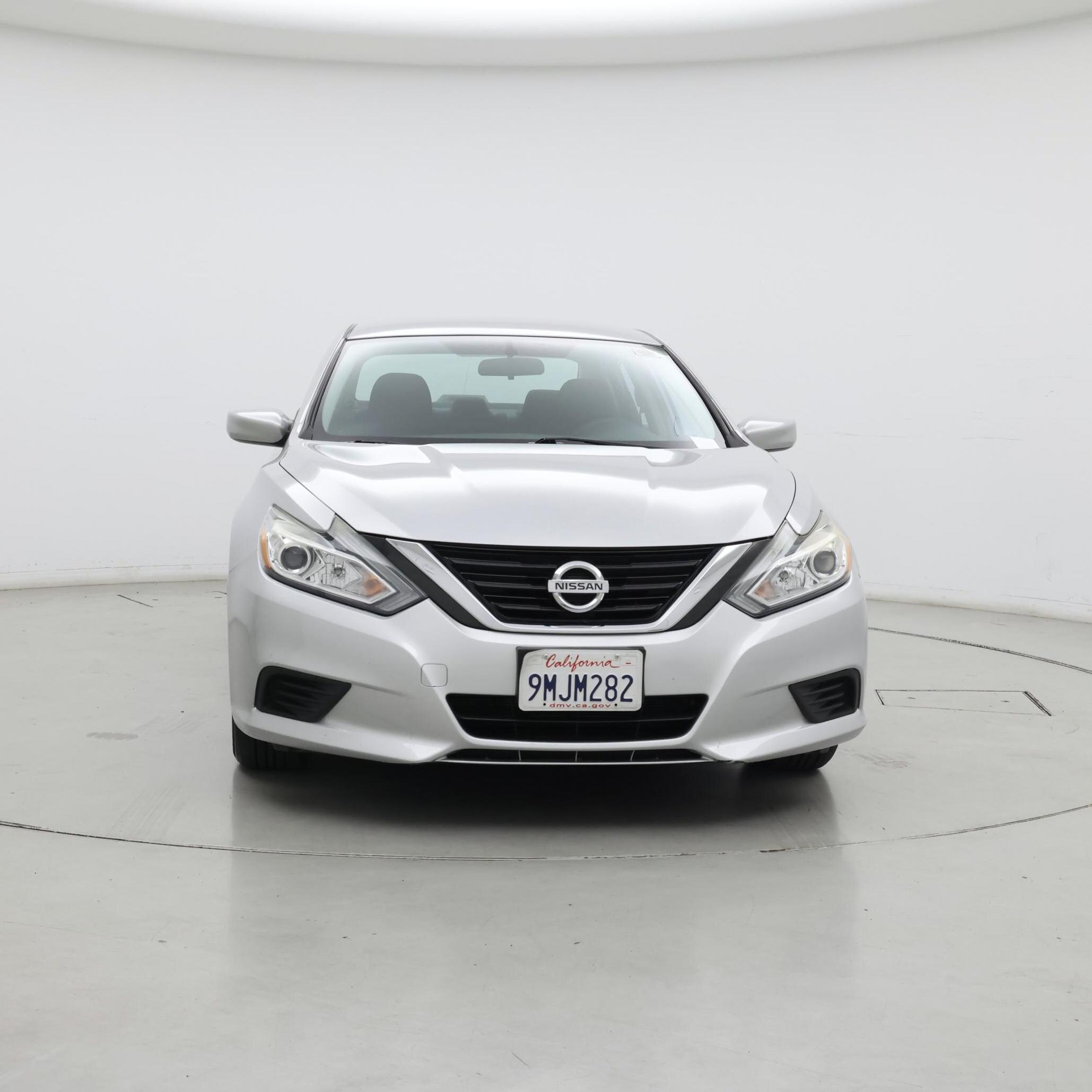 Thumbnail: 2017 Nissan Altima - 5