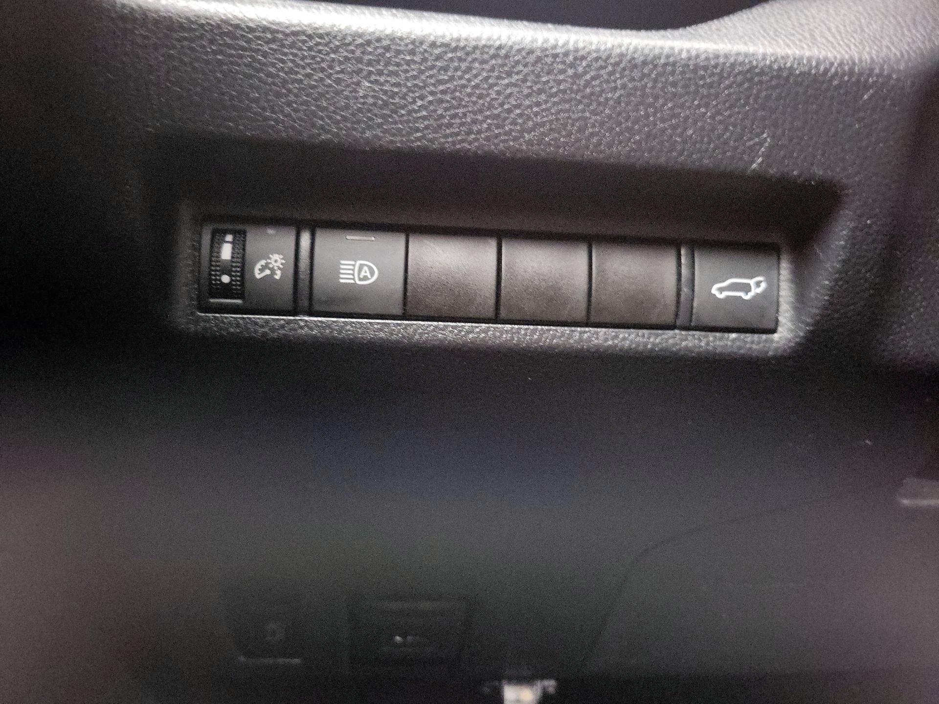 Thumbnail: 2019 Toyota RAV4 - 13