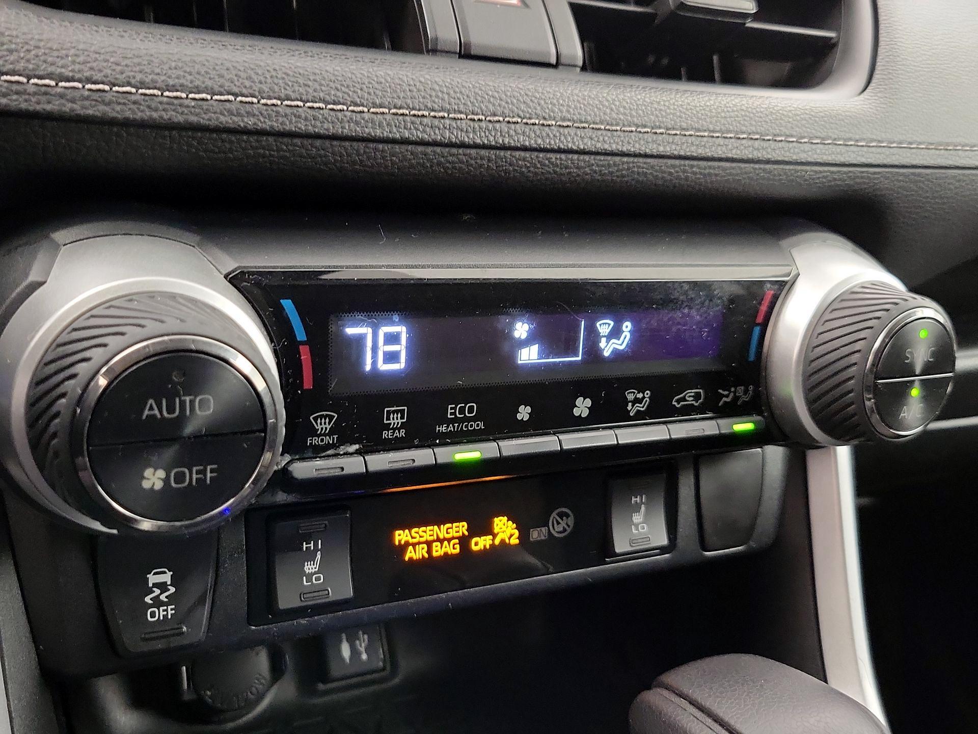Thumbnail: 2019 Toyota RAV4 - 16