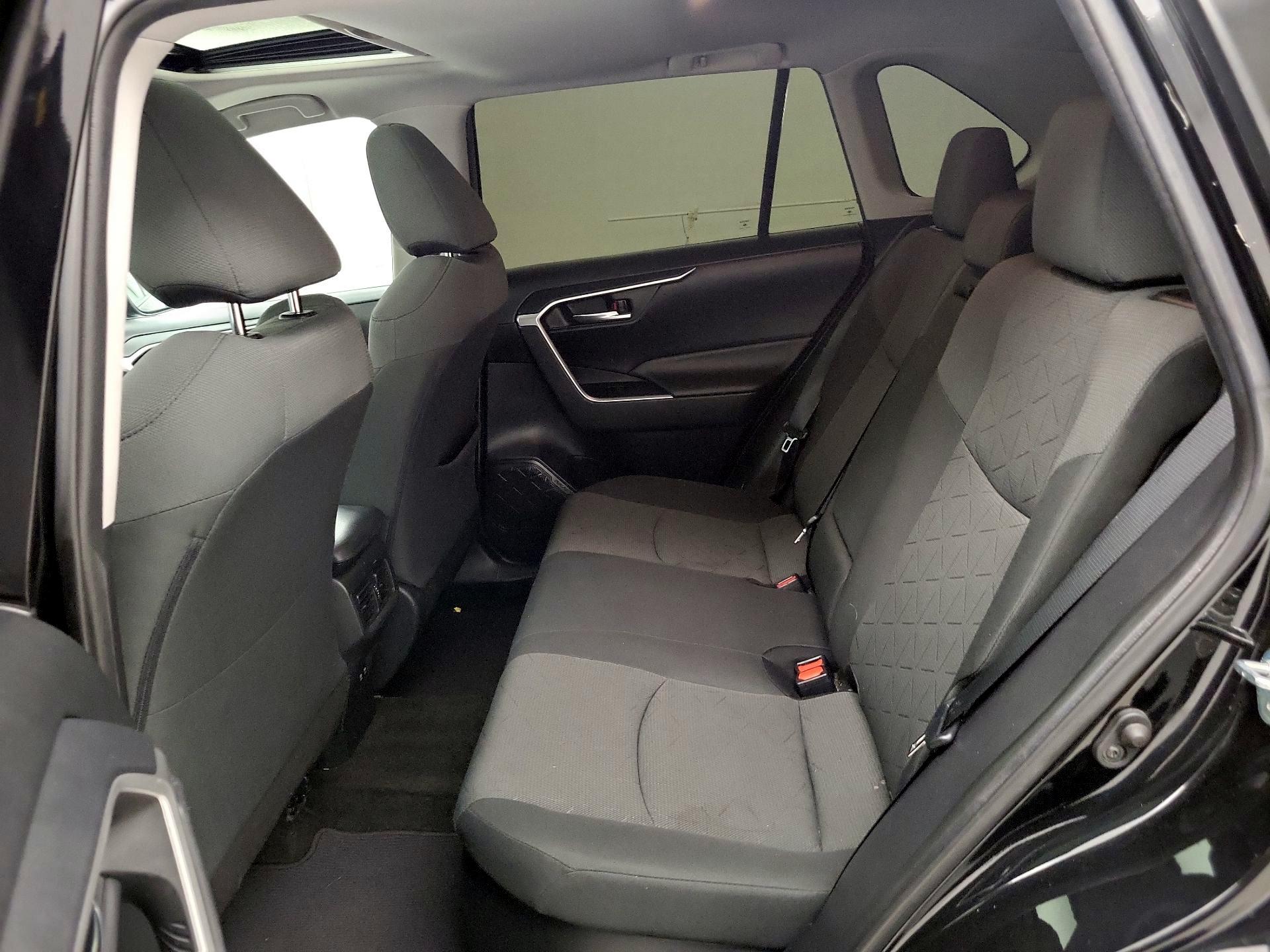Thumbnail: 2019 Toyota RAV4 - 20