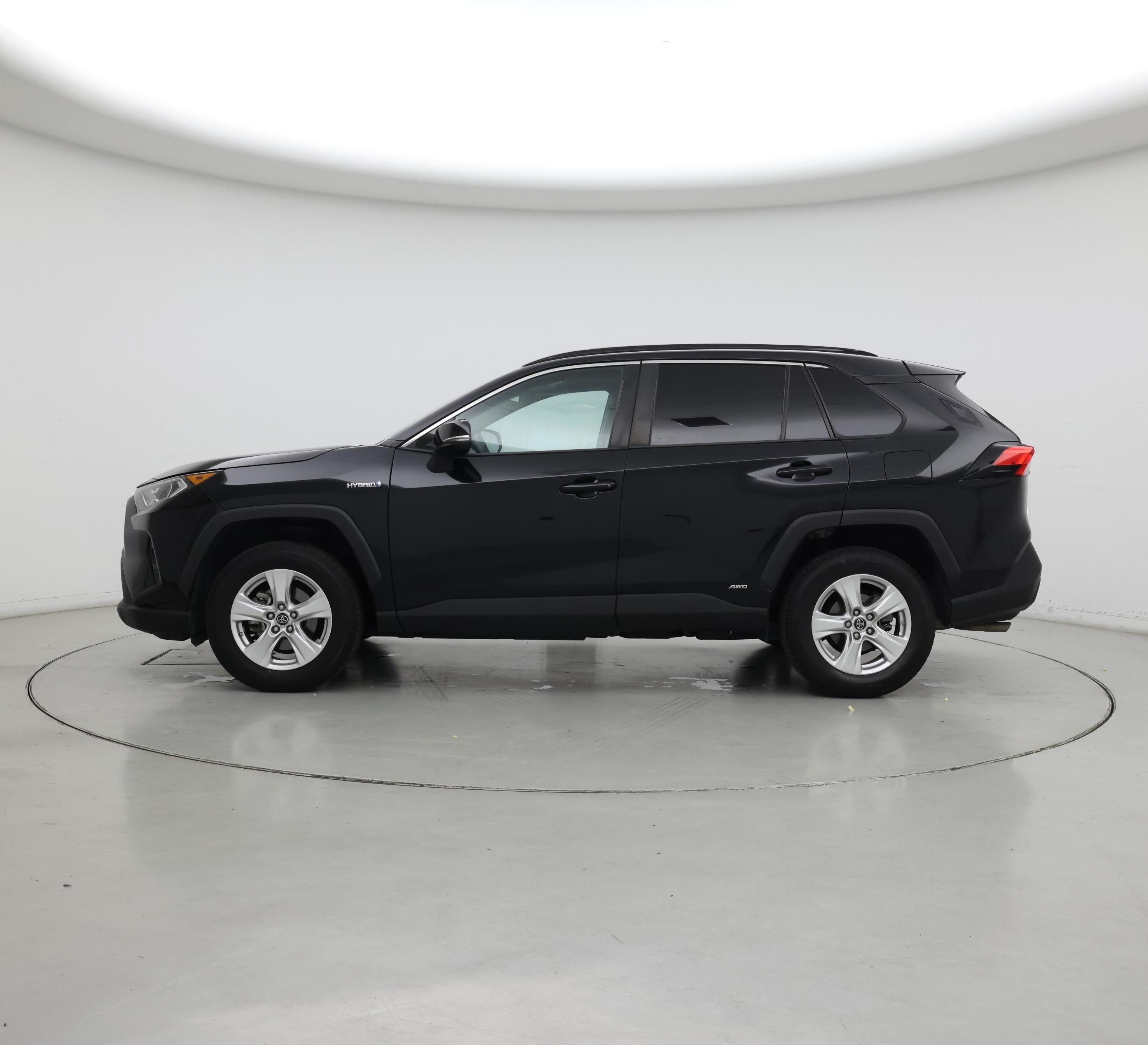 Thumbnail: 2019 Toyota RAV4 - 3