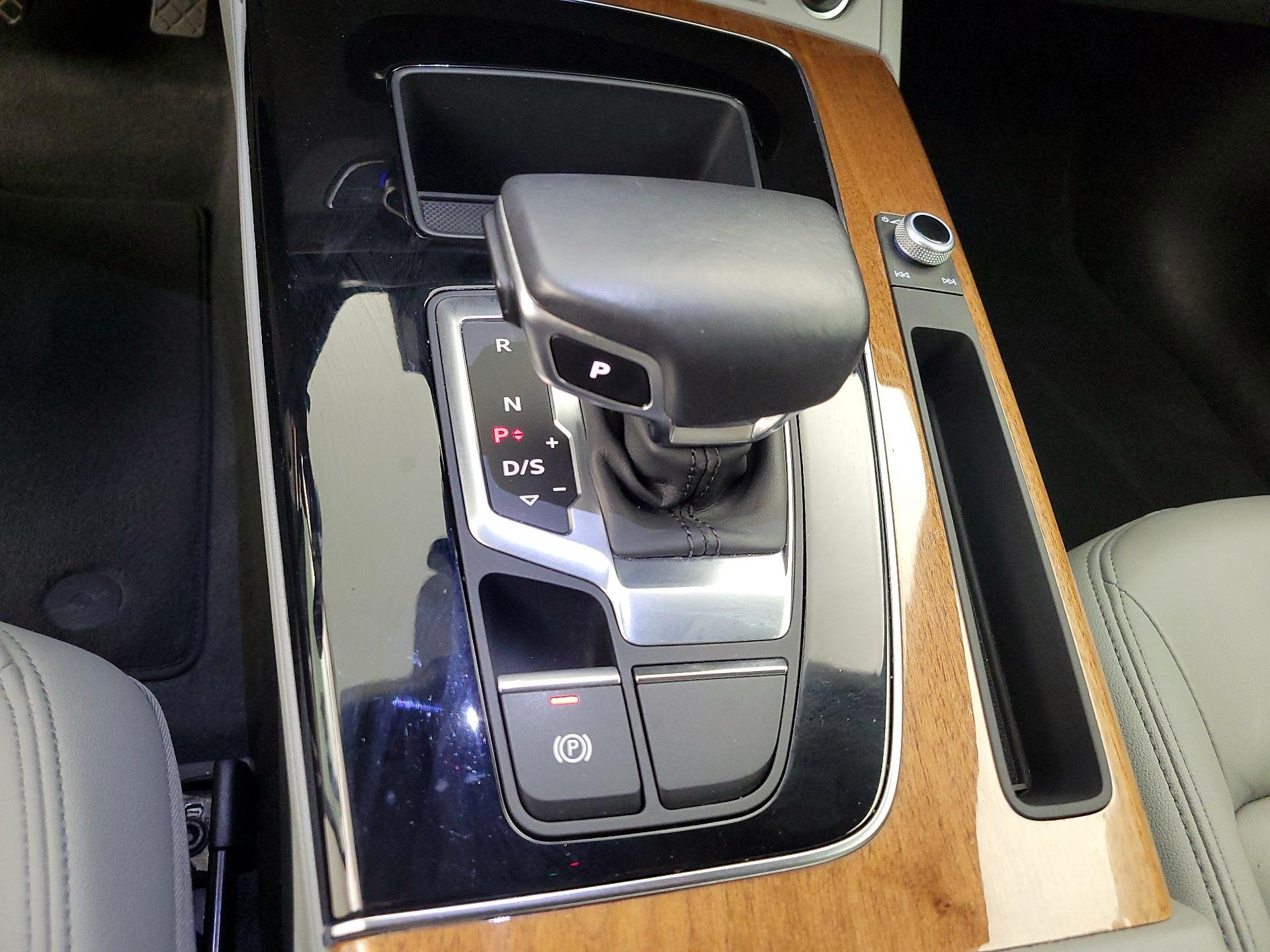 Thumbnail: 2022 Audi Q5 - 17