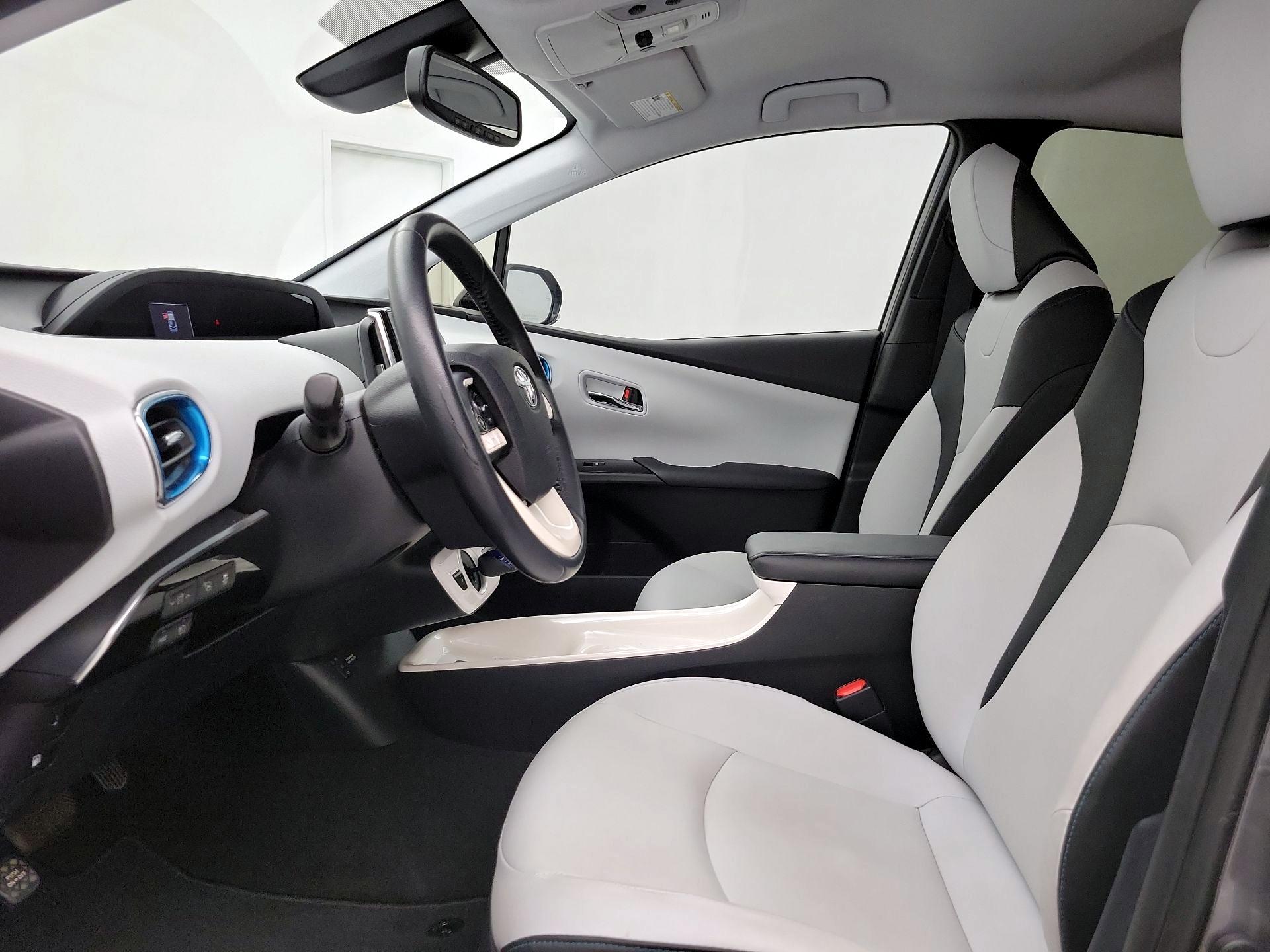 Thumbnail: 2017 Toyota Prius Prime - 11