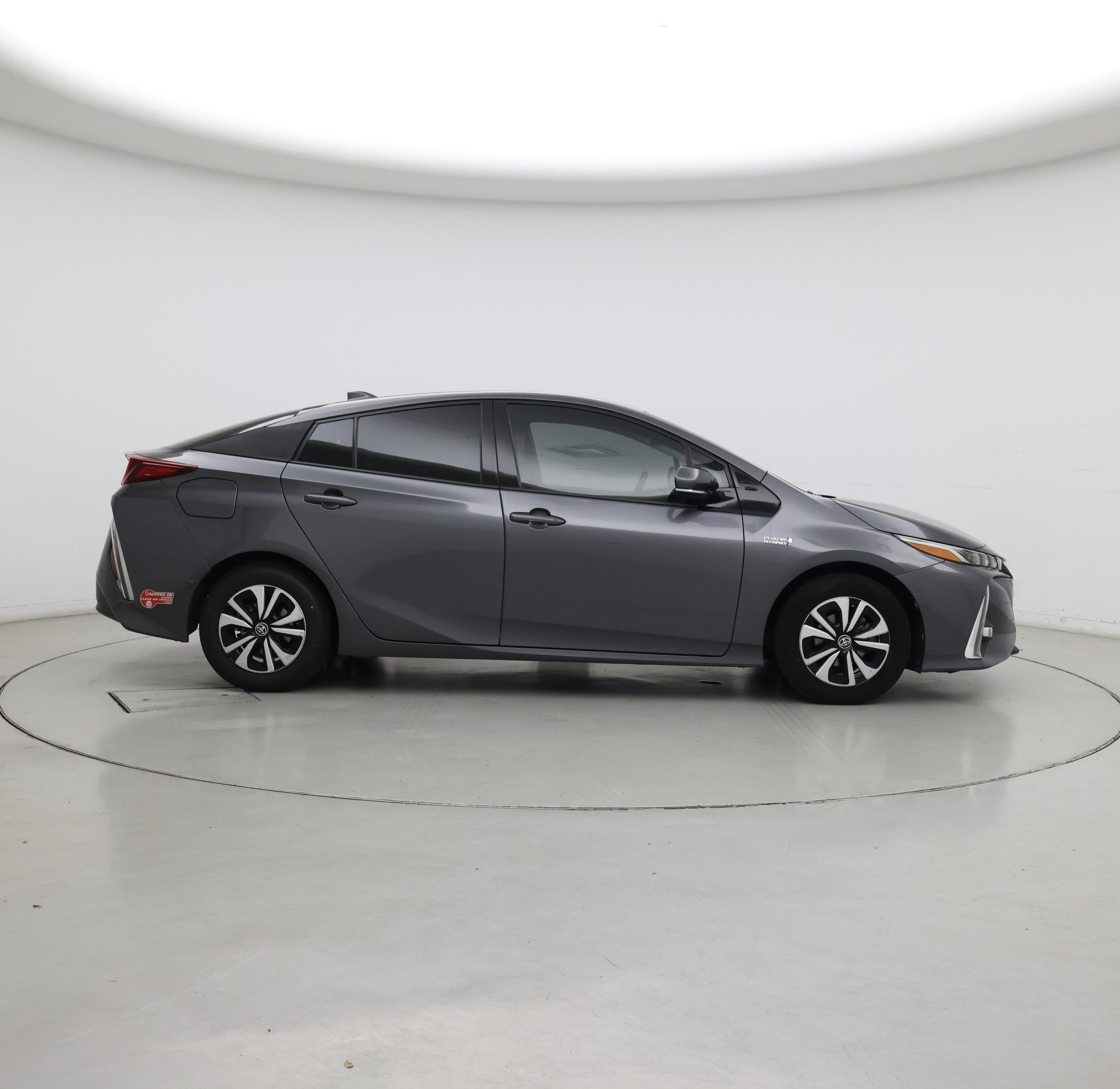 Thumbnail: 2017 Toyota Prius Prime - 7