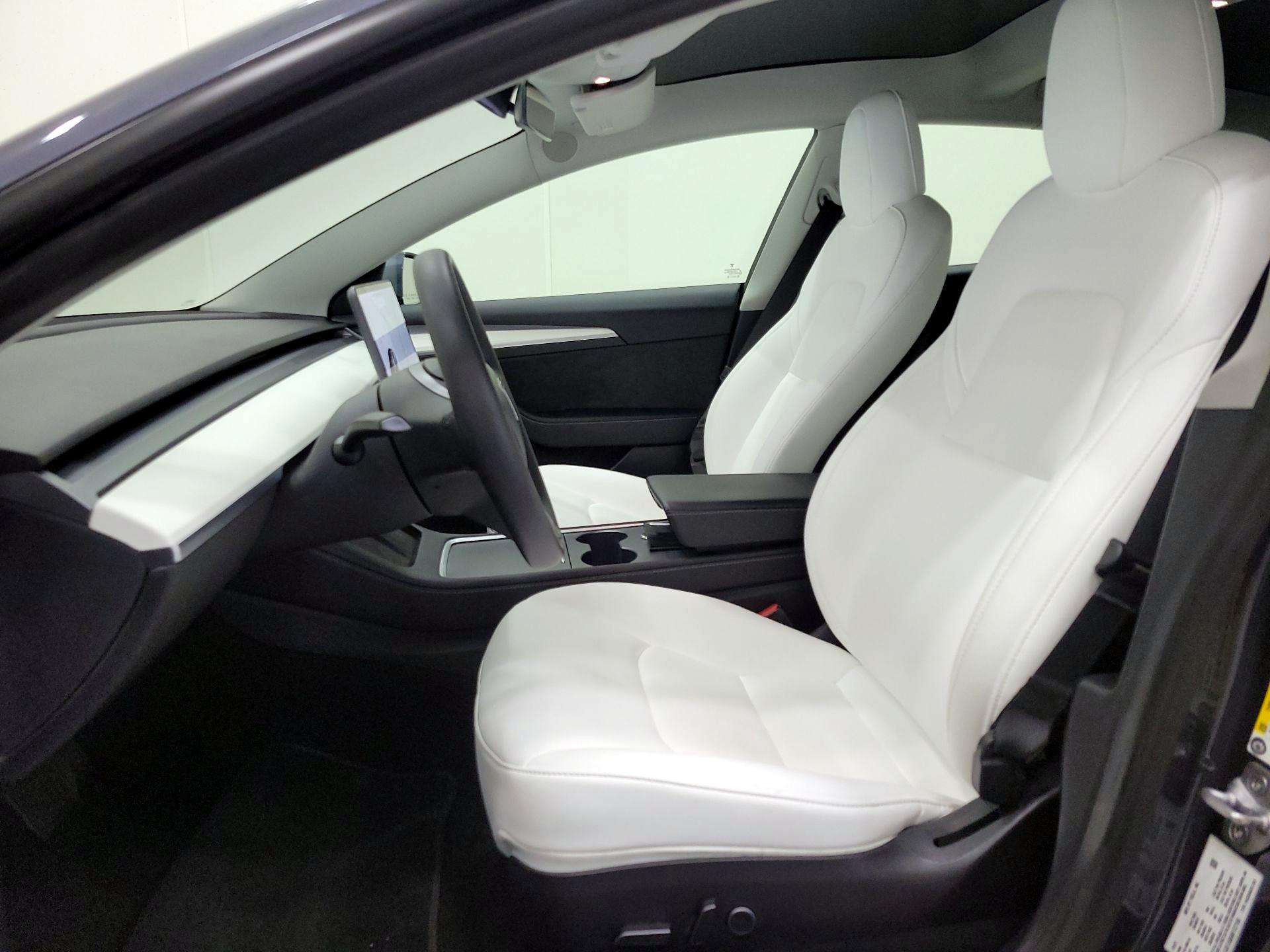 Thumbnail: 2022 Tesla Model 3 - 11