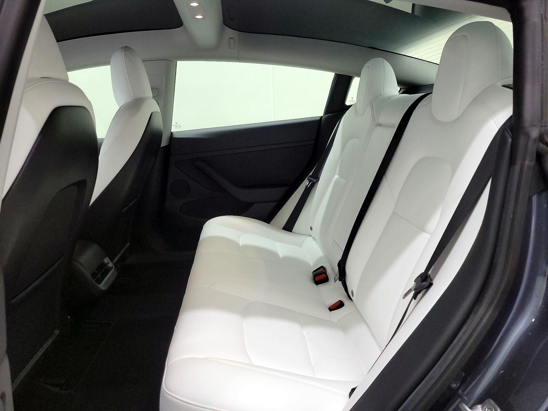 Thumbnail: 2022 Tesla Model 3 - 18