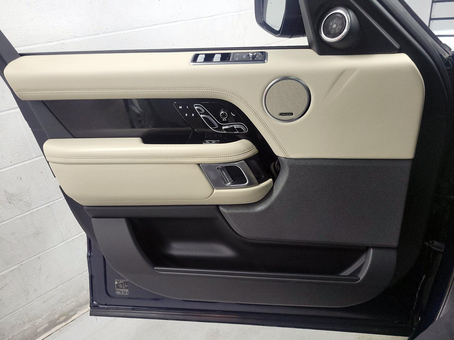 Thumbnail: 2020 Land Rover Range Rover - 12