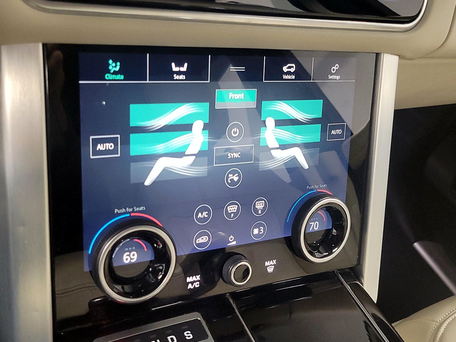 Thumbnail: 2020 Land Rover Range Rover - 15