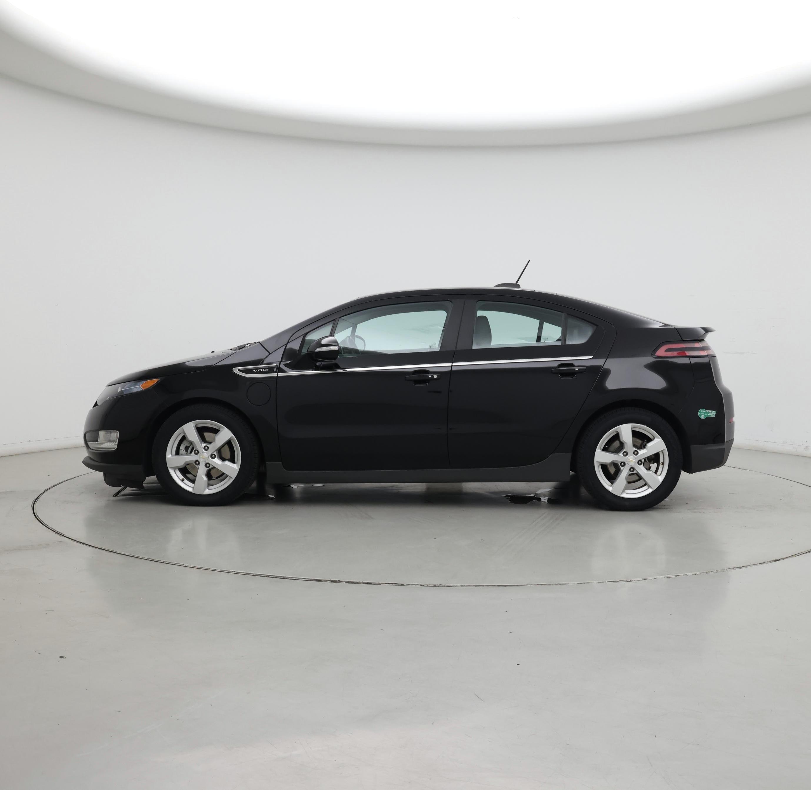 Thumbnail: 2015 Chevrolet Volt - 3