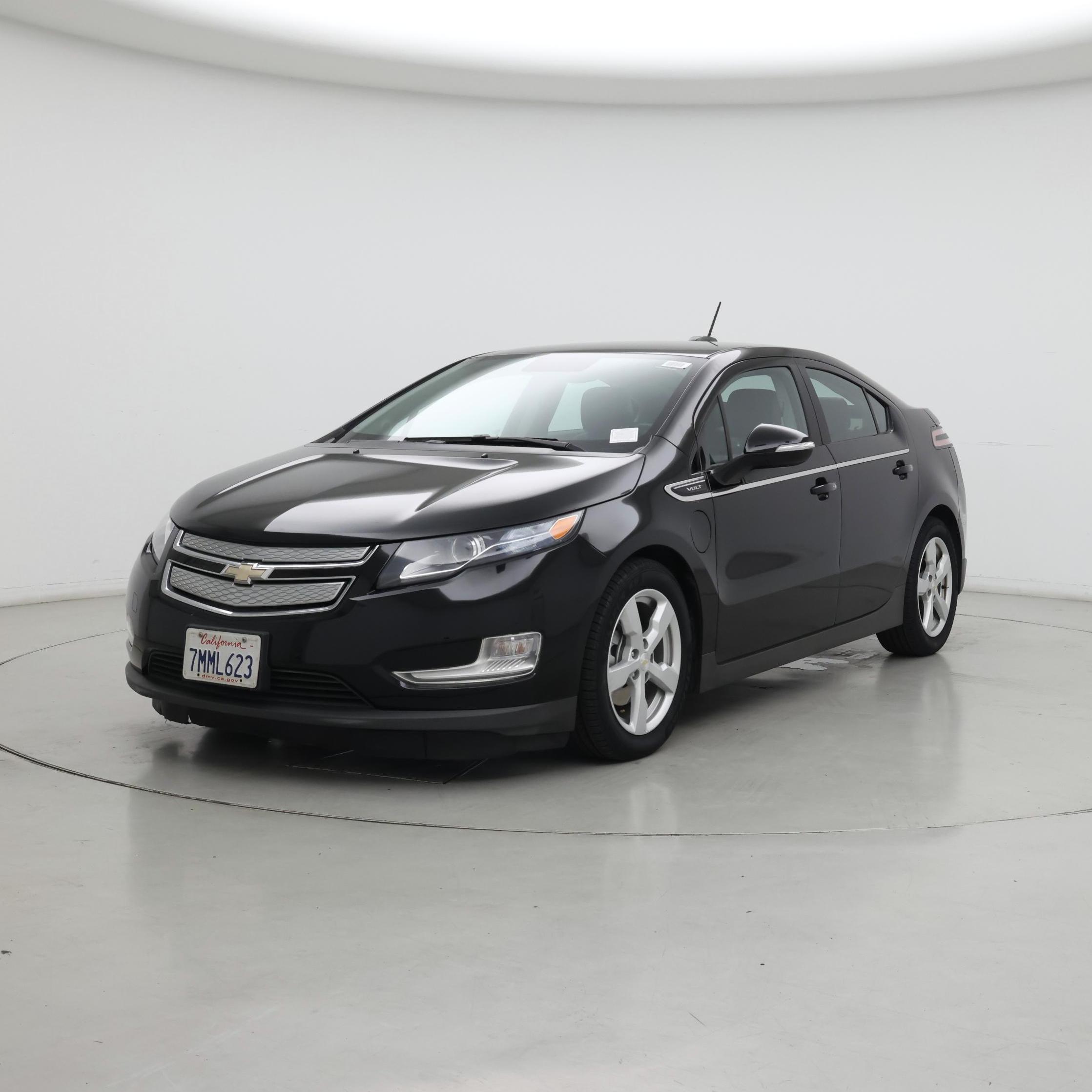 Thumbnail: 2015 Chevrolet Volt - 4