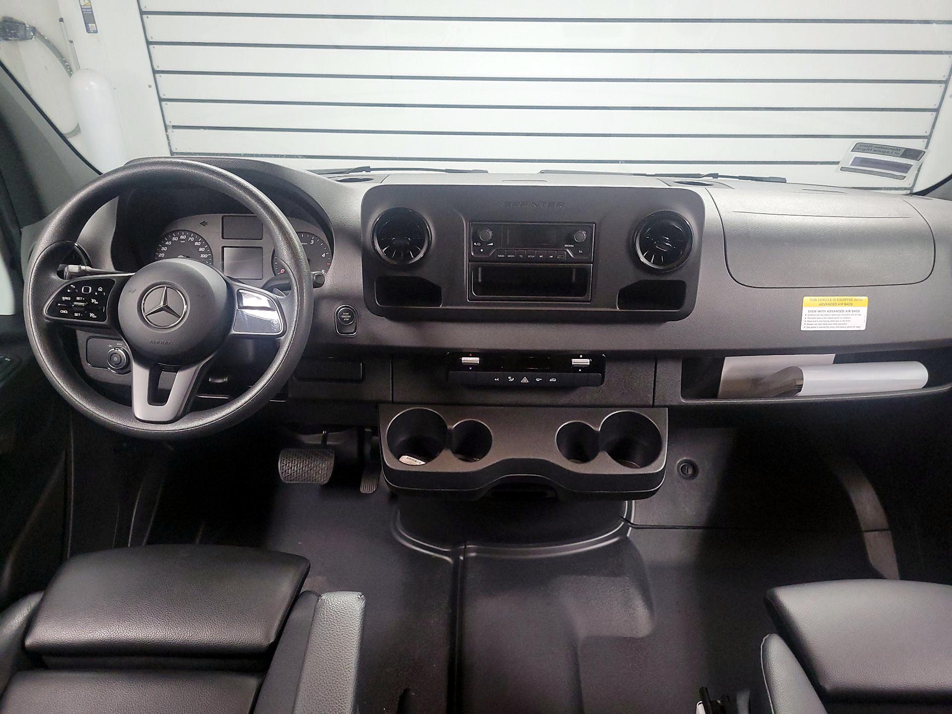 Thumbnail: 2022 Mercedes-Benz Sprinter - 9