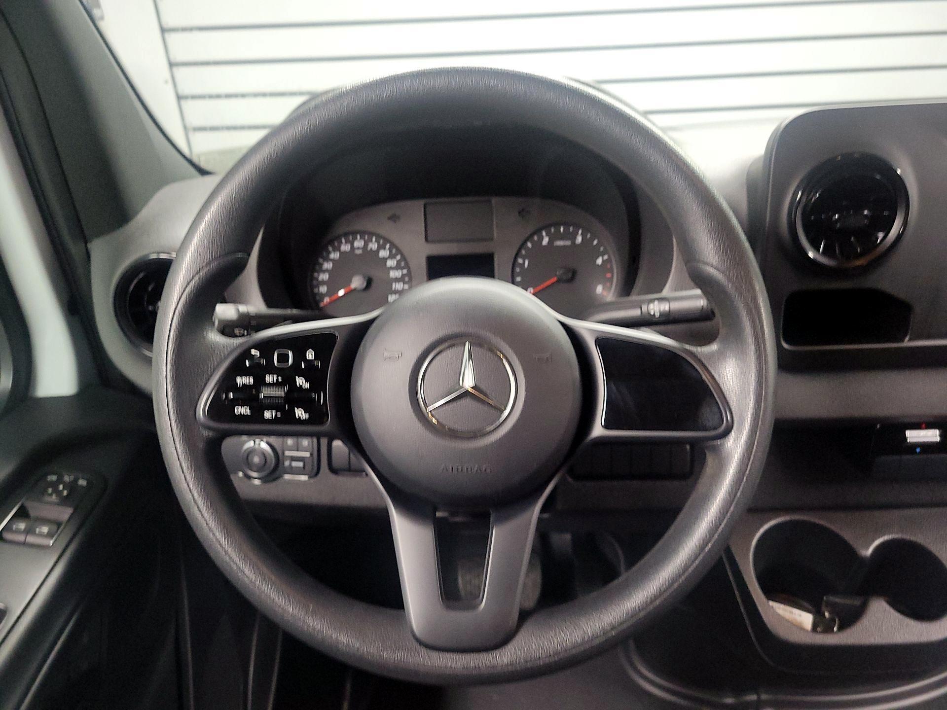 Thumbnail: 2022 Mercedes-Benz Sprinter - 10