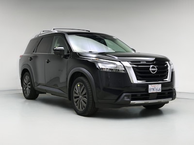 Black 2022 Nissan Pathfinder SL