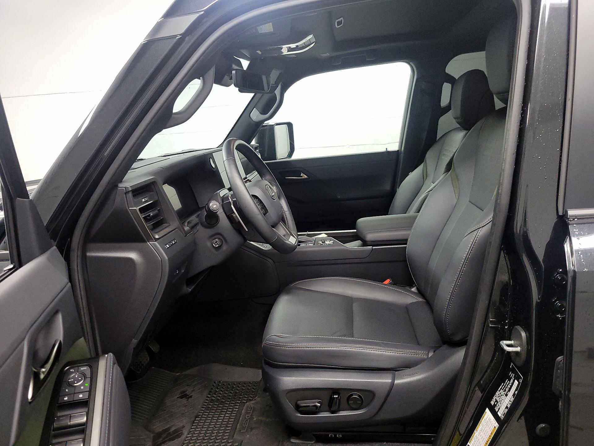 Thumbnail: 2024 Lexus GX - 18