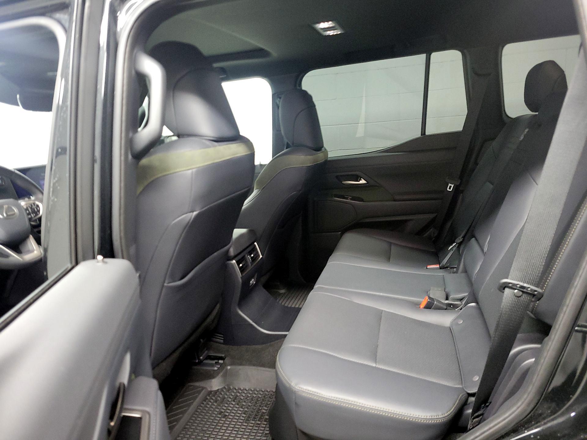 Thumbnail: 2024 Lexus GX - 19