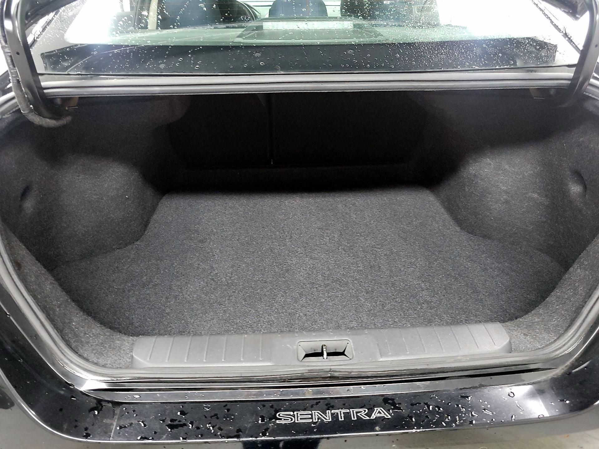 Thumbnail: 2020 Nissan Sentra - 20