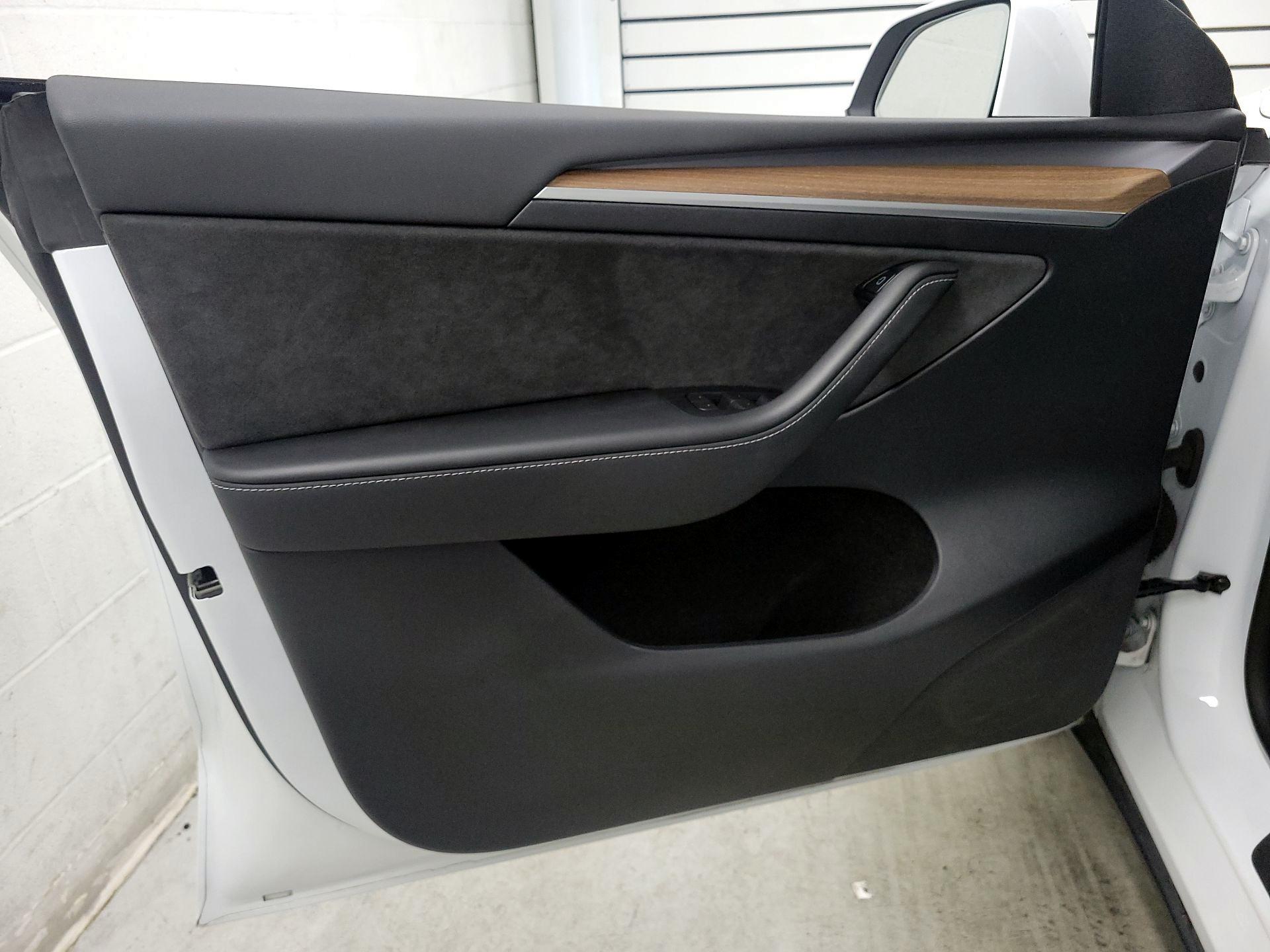 Thumbnail: 2023 Tesla Model Y - 12