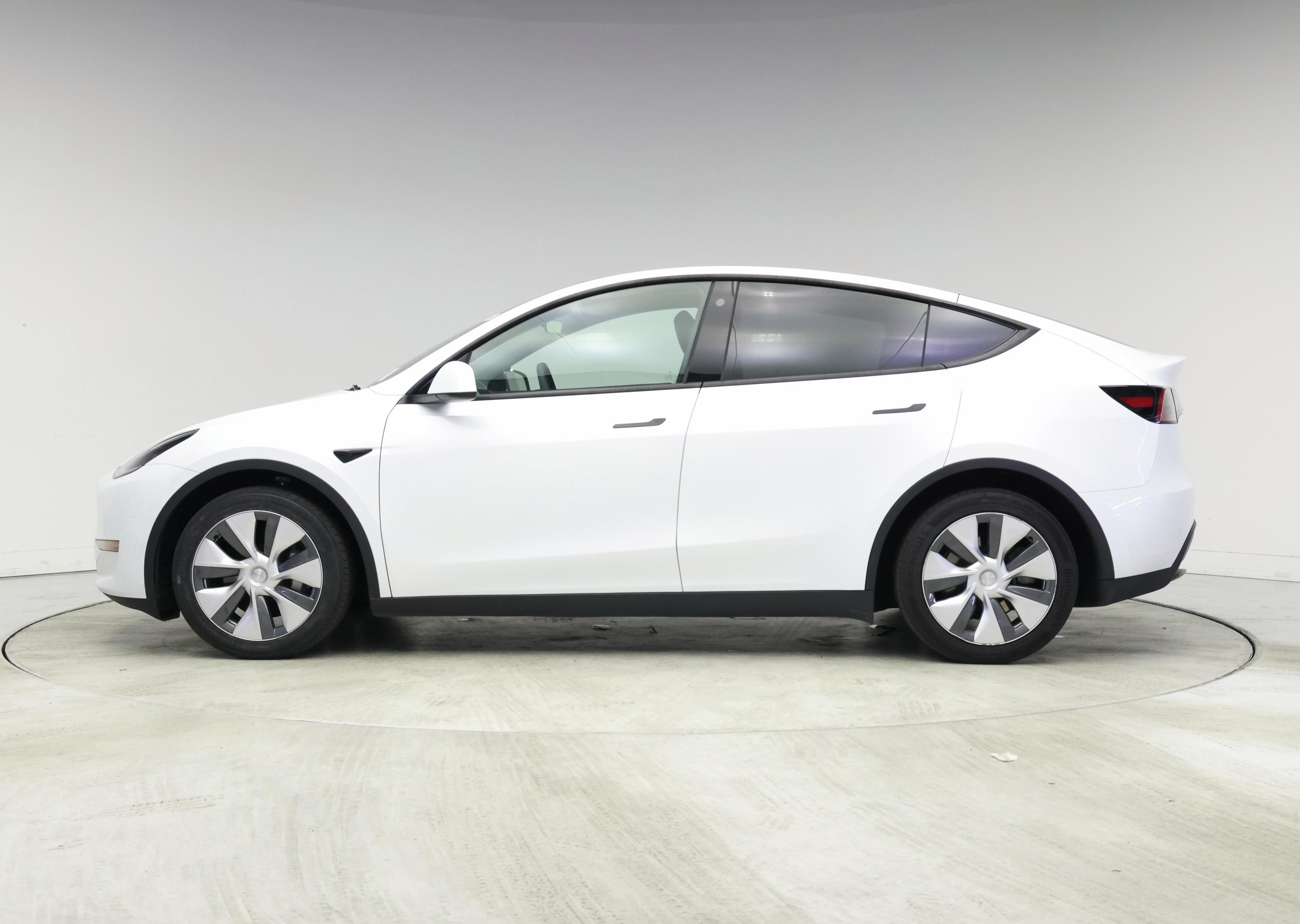 Thumbnail: 2023 Tesla Model Y - 3