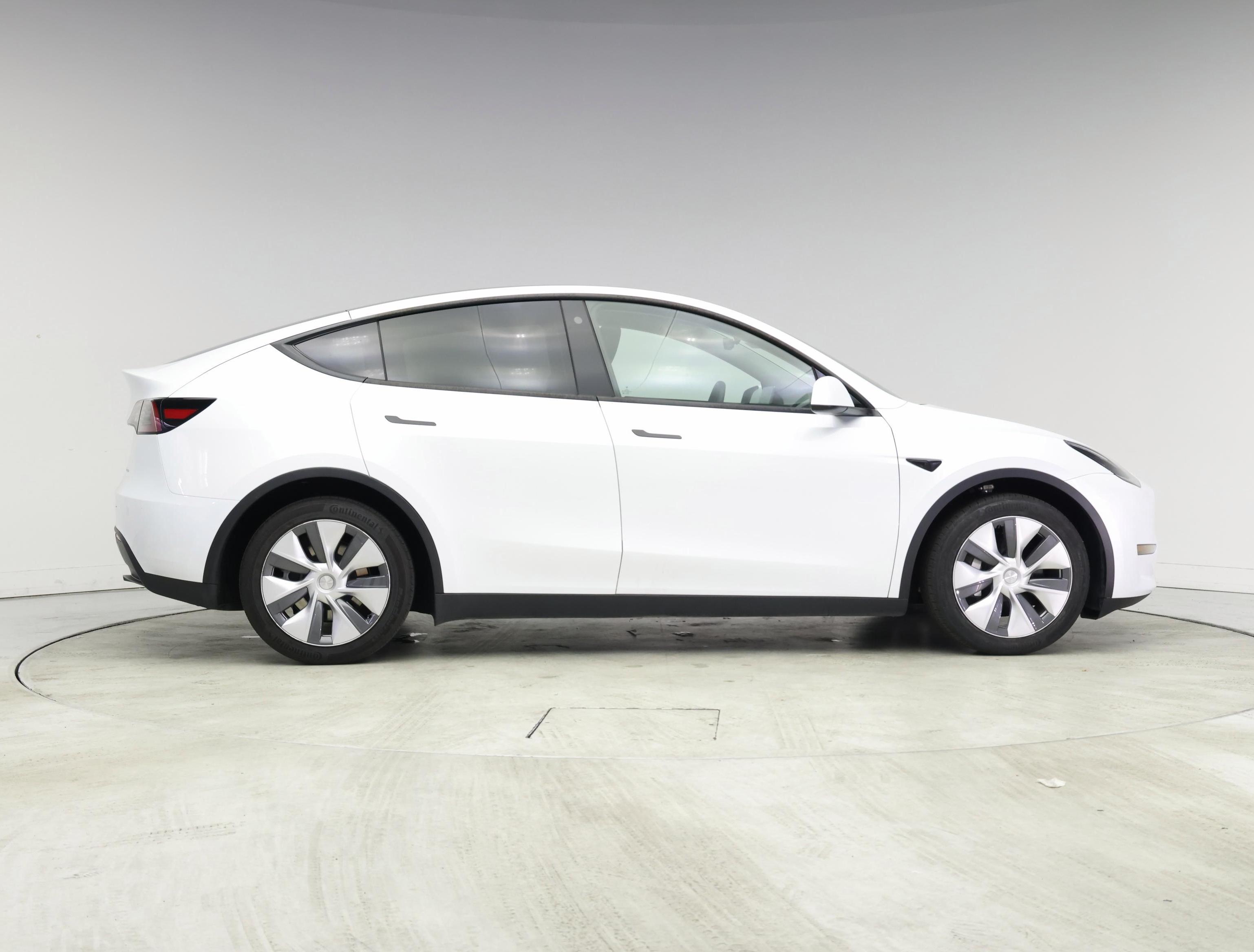 Thumbnail: 2023 Tesla Model Y - 7