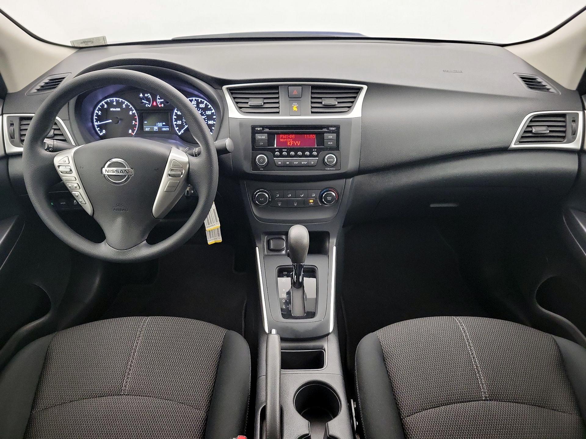 Thumbnail: 2016 Nissan Sentra - 9