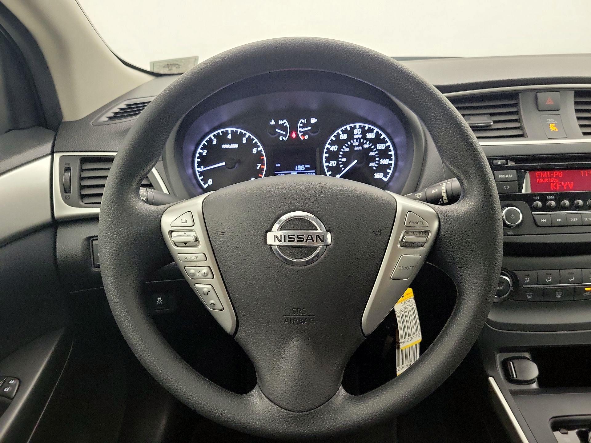 Thumbnail: 2016 Nissan Sentra - 10