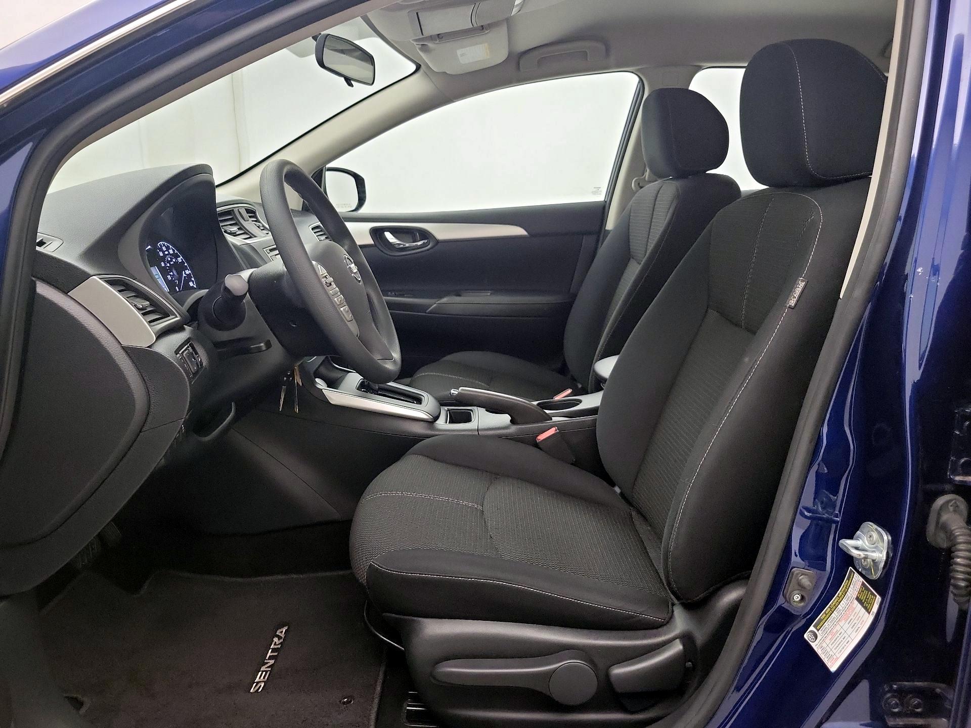 Thumbnail: 2016 Nissan Sentra - 11