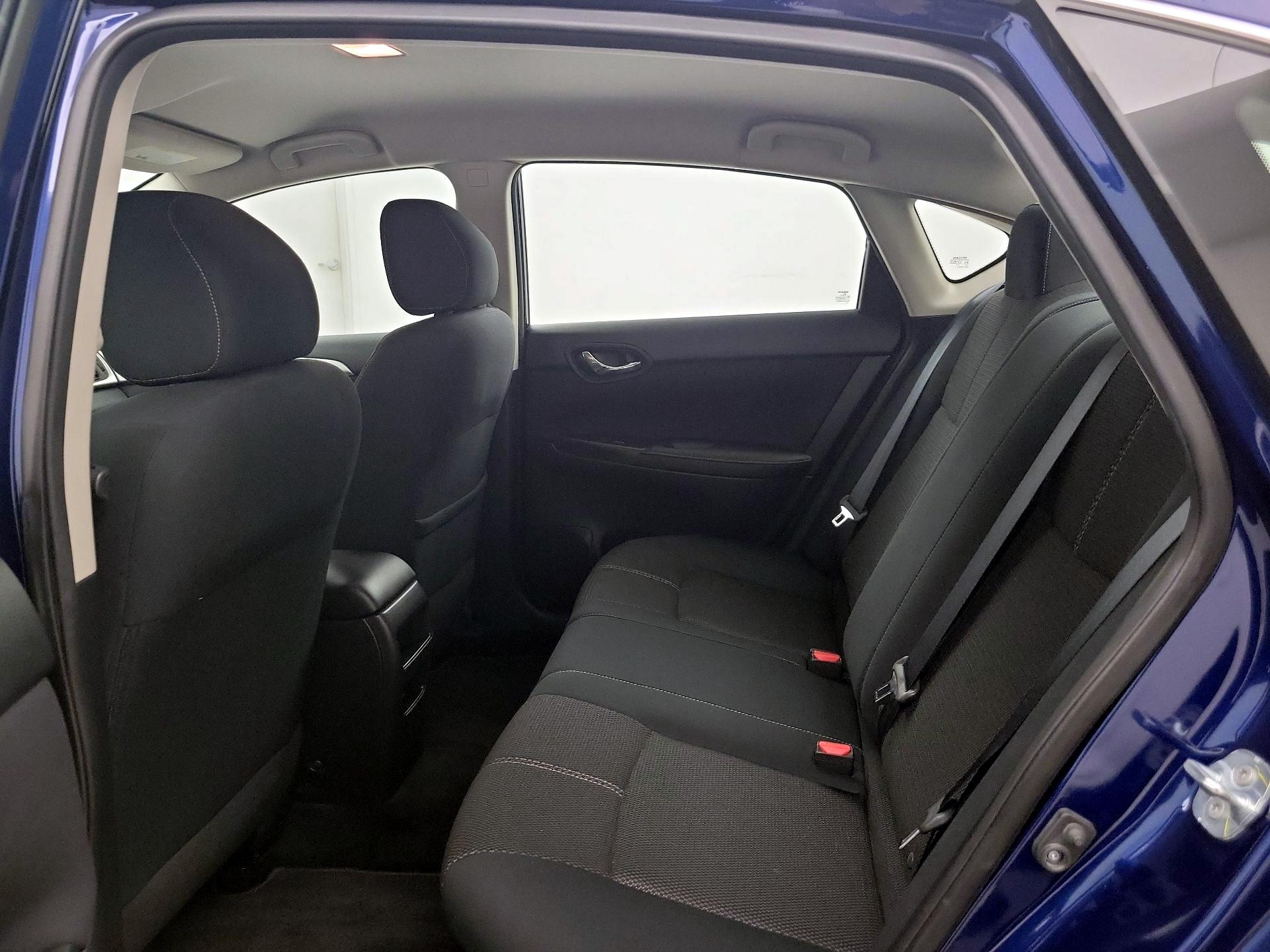 Thumbnail: 2016 Nissan Sentra - 18