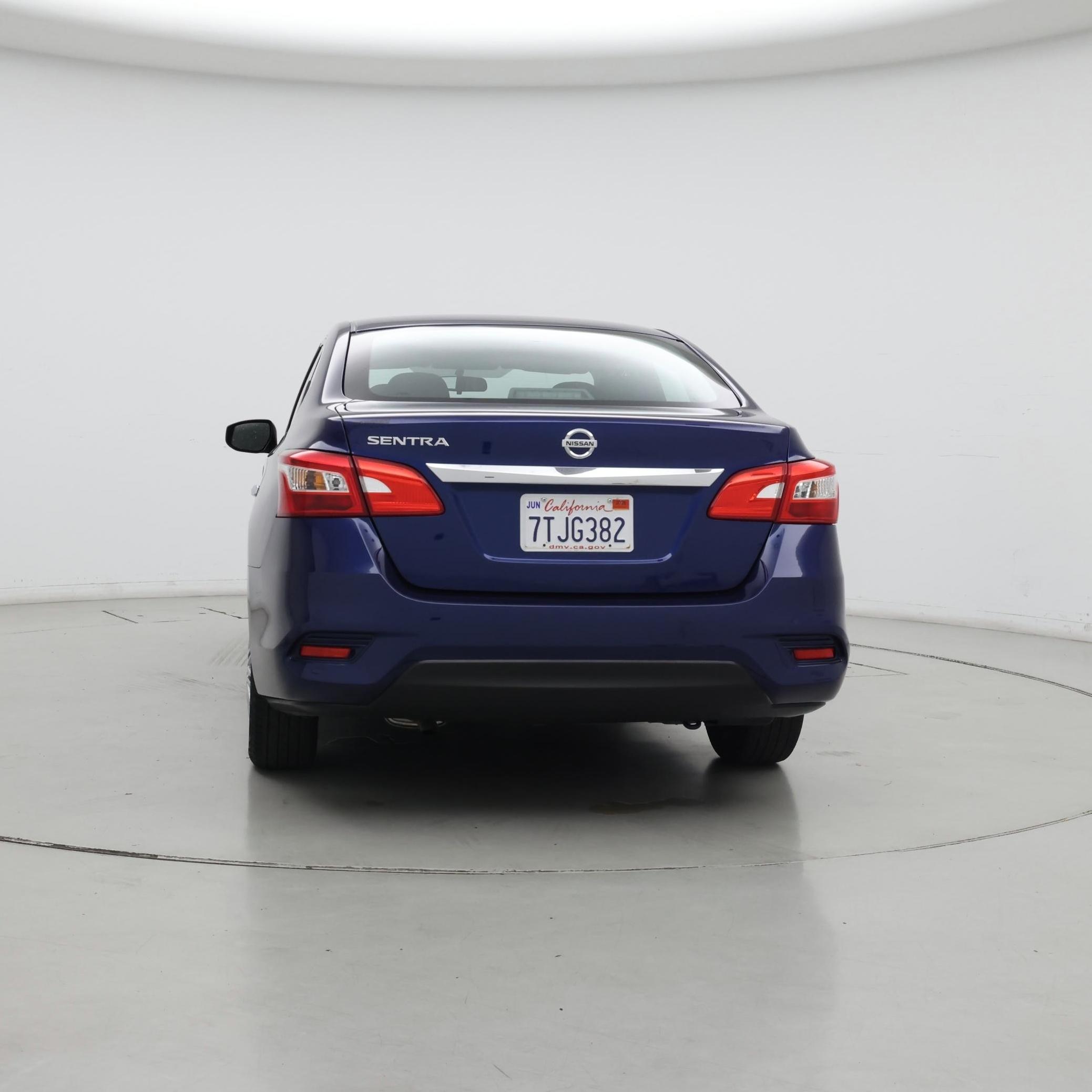 Thumbnail: 2016 Nissan Sentra - 6