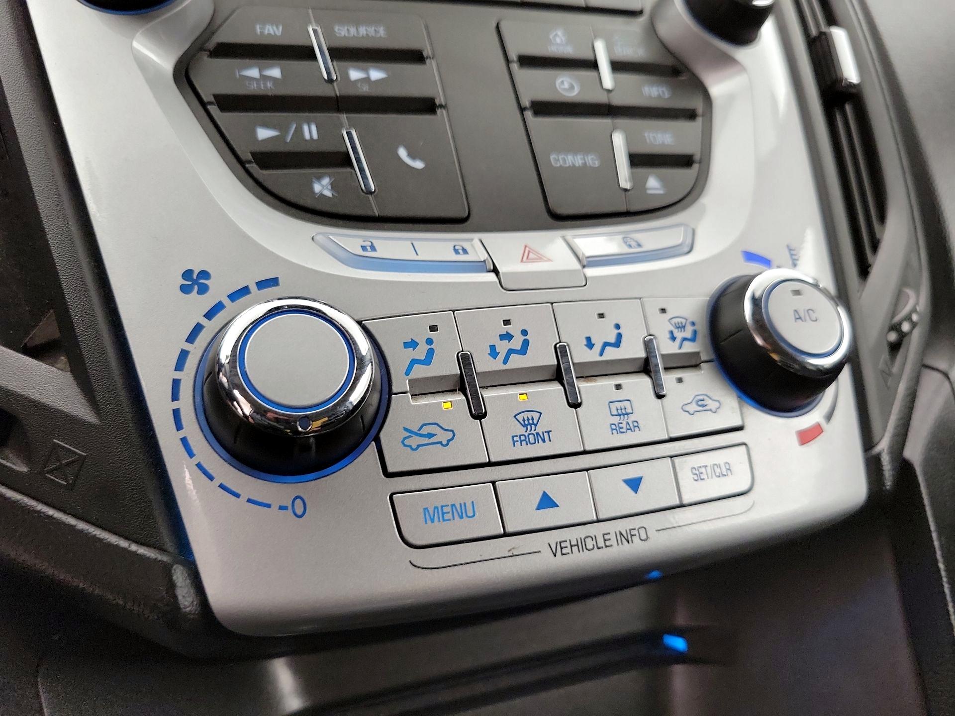 Thumbnail: 2015 Chevrolet Equinox - 15