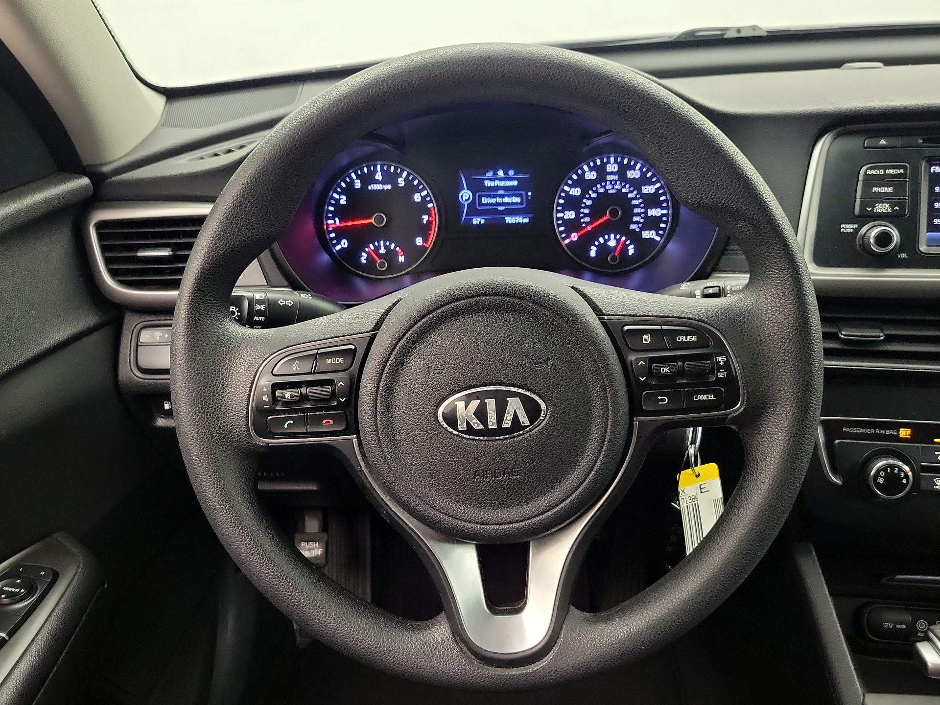 Thumbnail: 2017 Kia Optima - 10